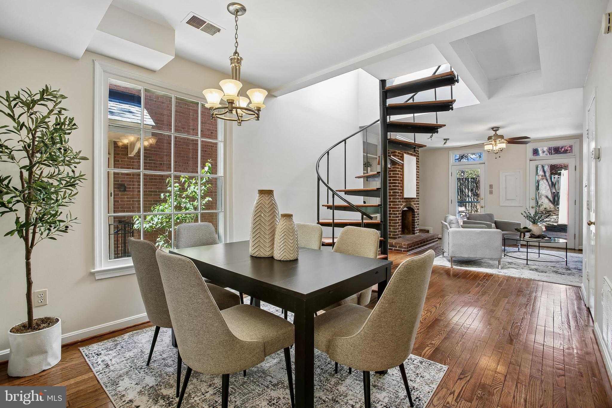 813 Wolfe St photo 8