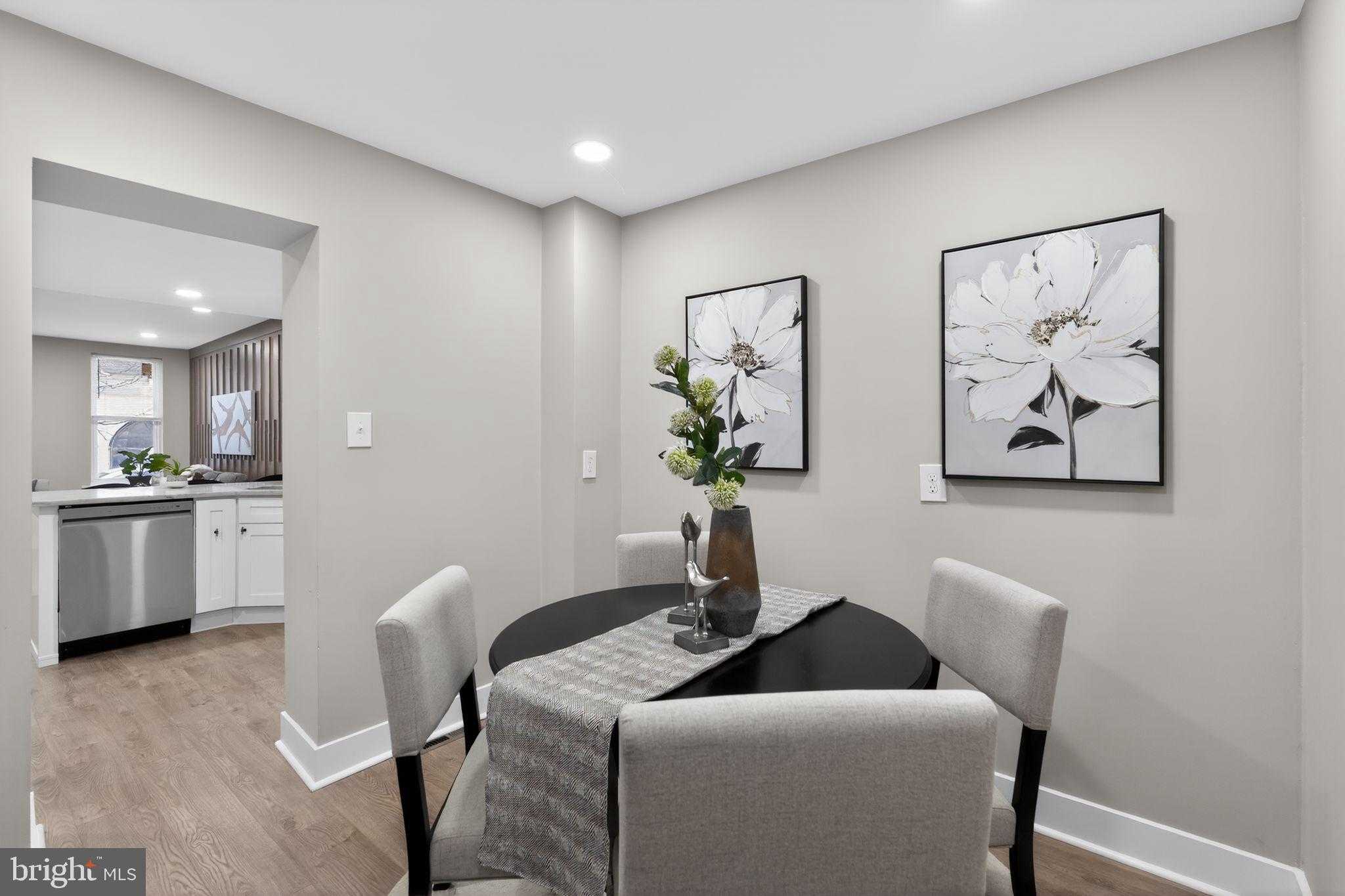 1537 Latona St photo 14