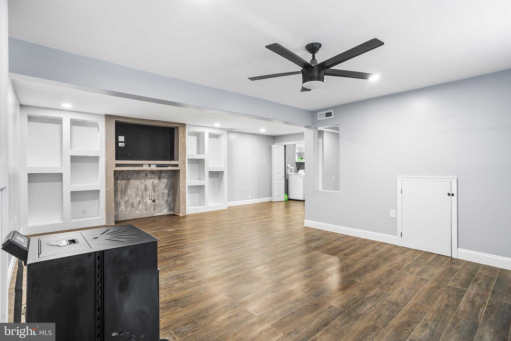 1413 Heather Pl photo 23