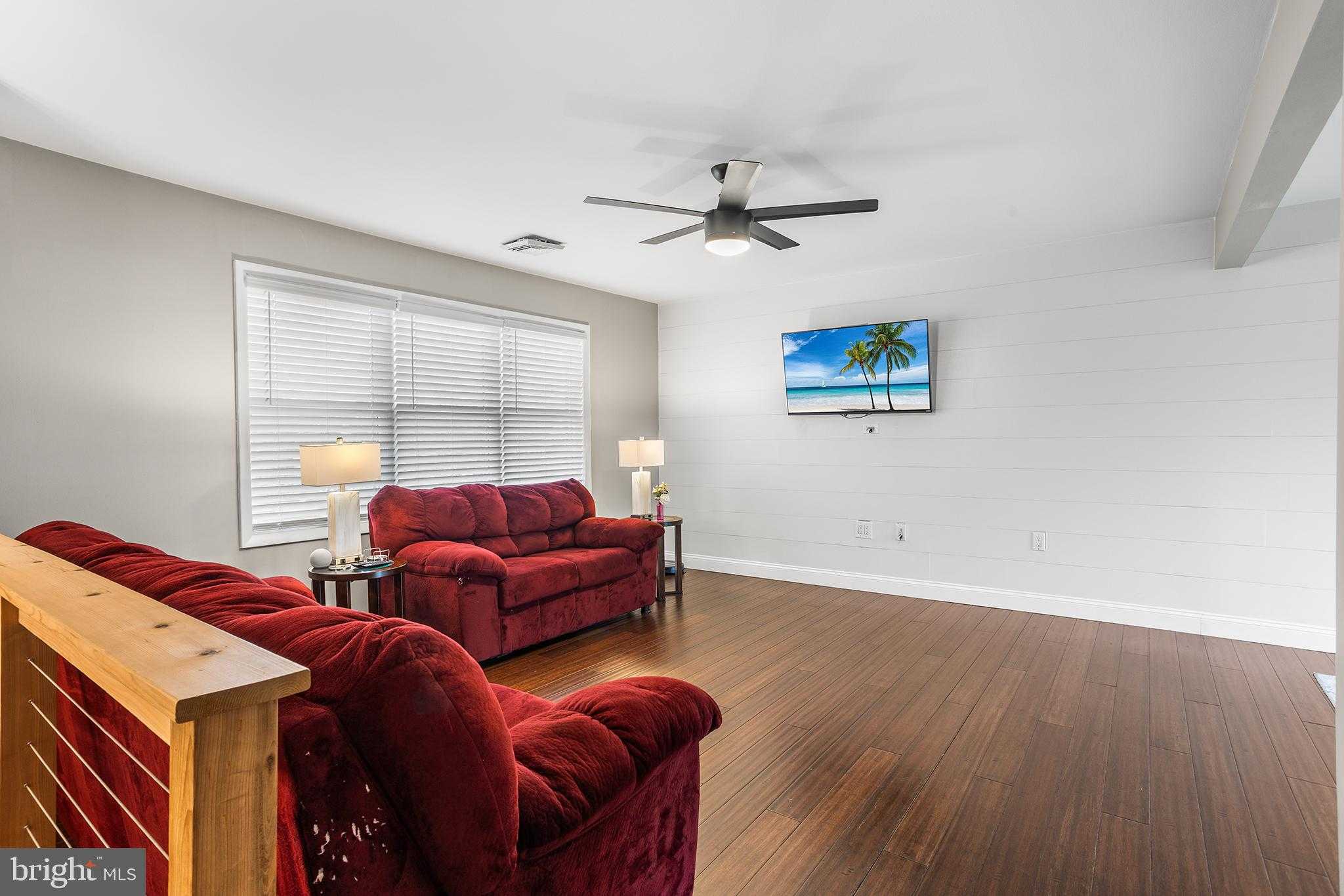 1413 Heather Pl photo 6