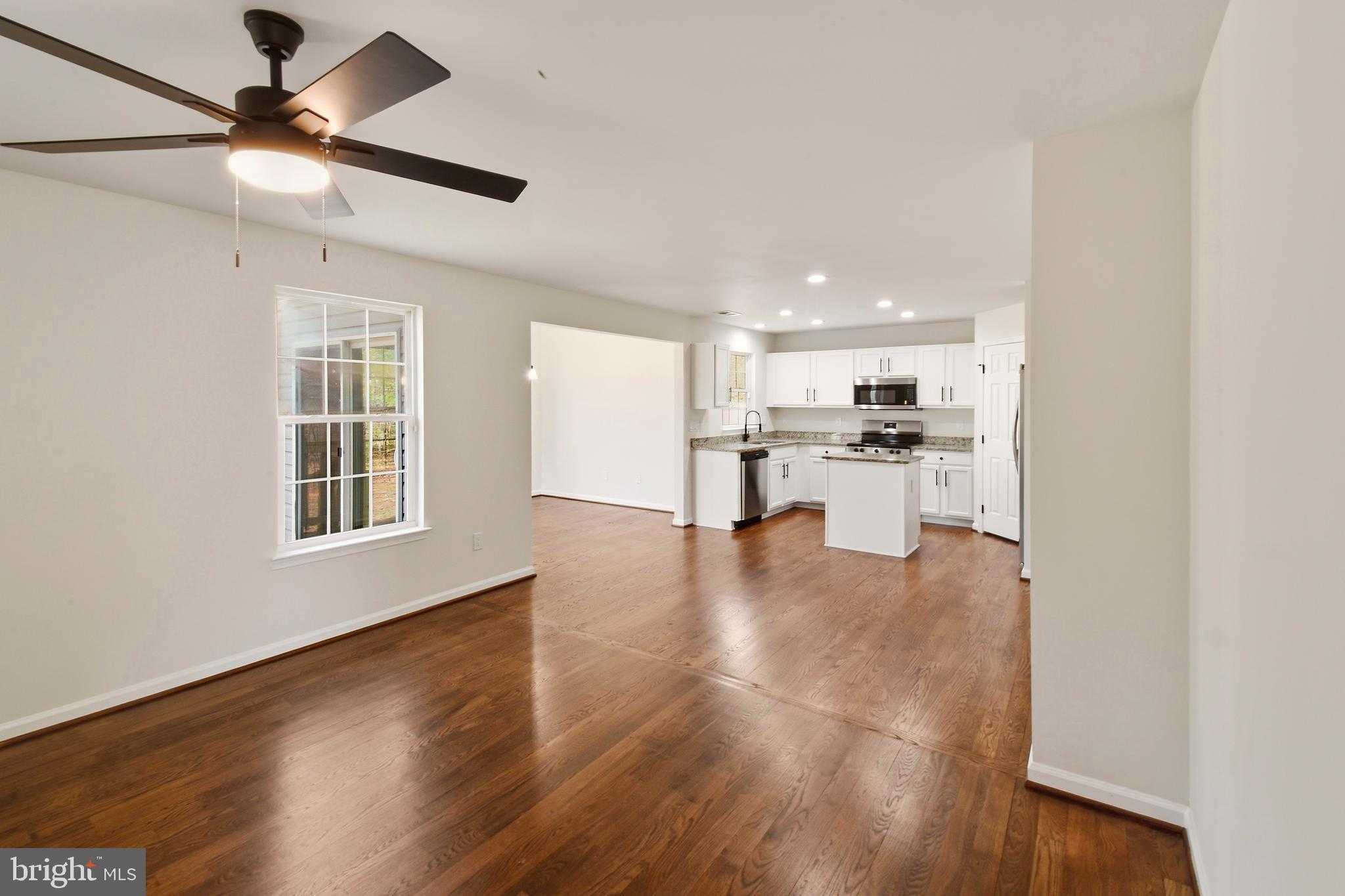 40 Robins CT photo 5