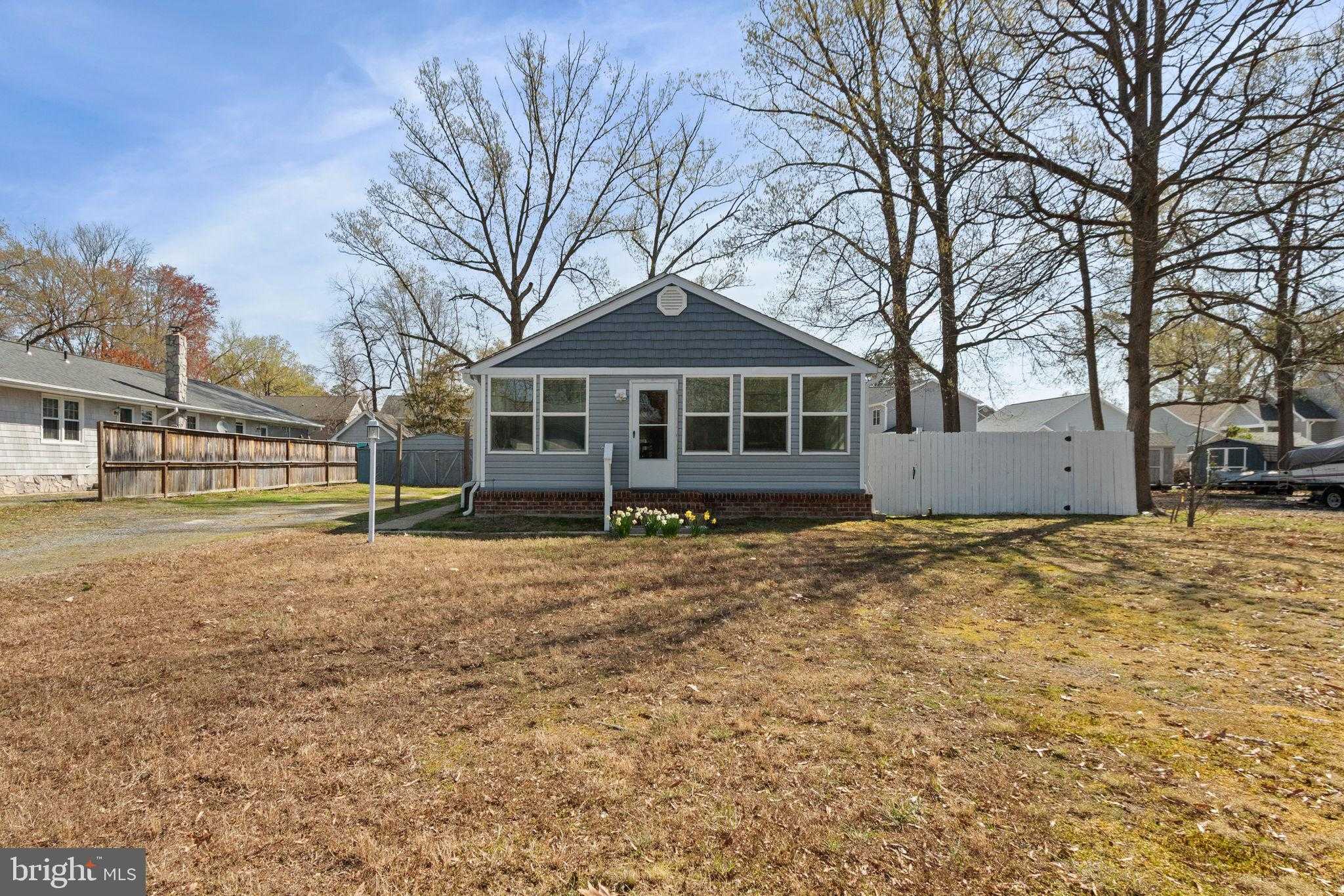 1216 Marshall Ave photo 3