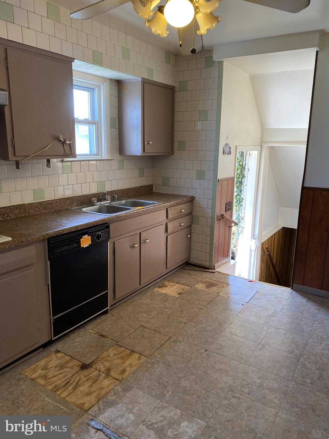 5516 Seward Ave photo 12