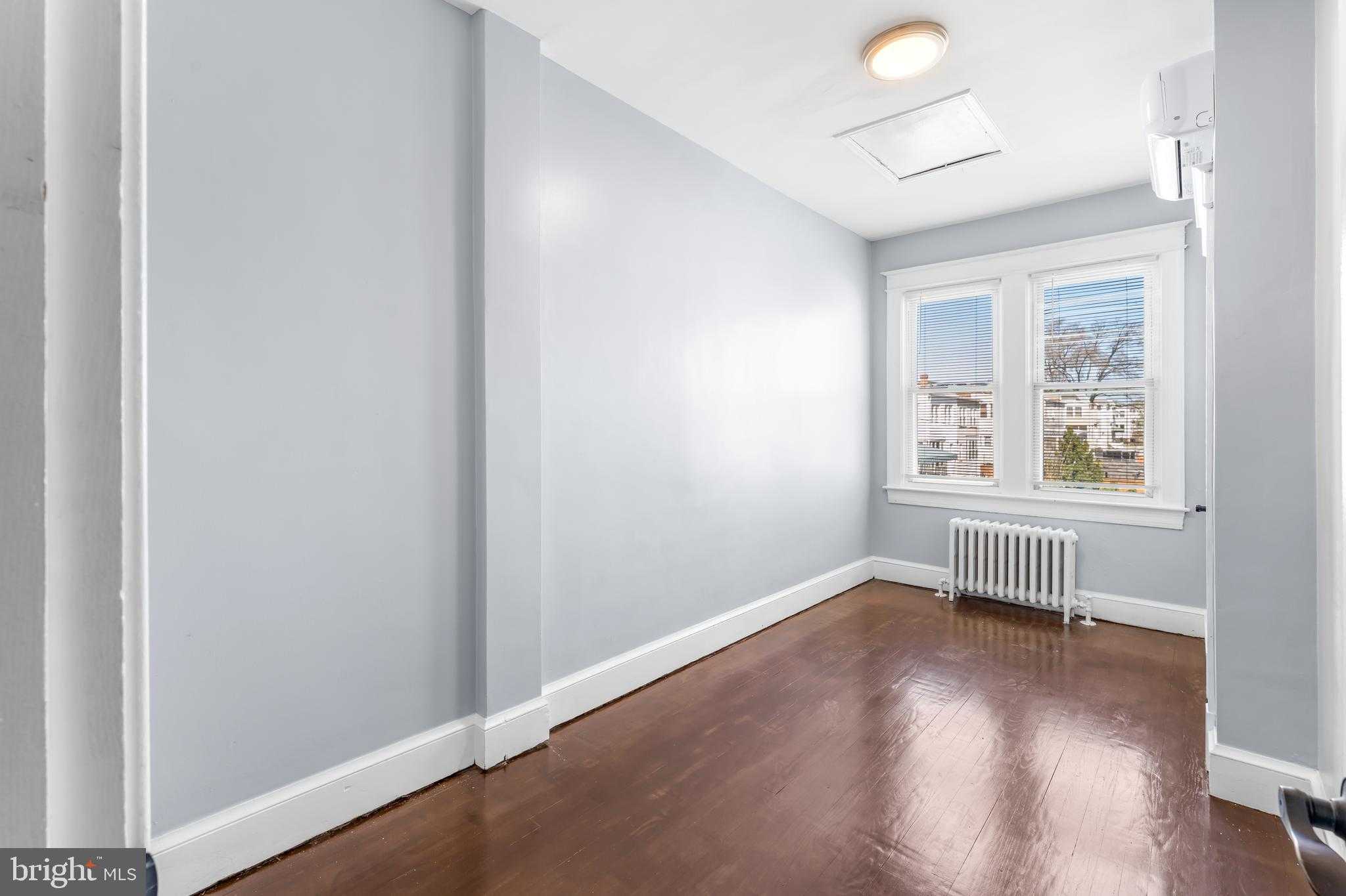 325 Madison St NW photo 18