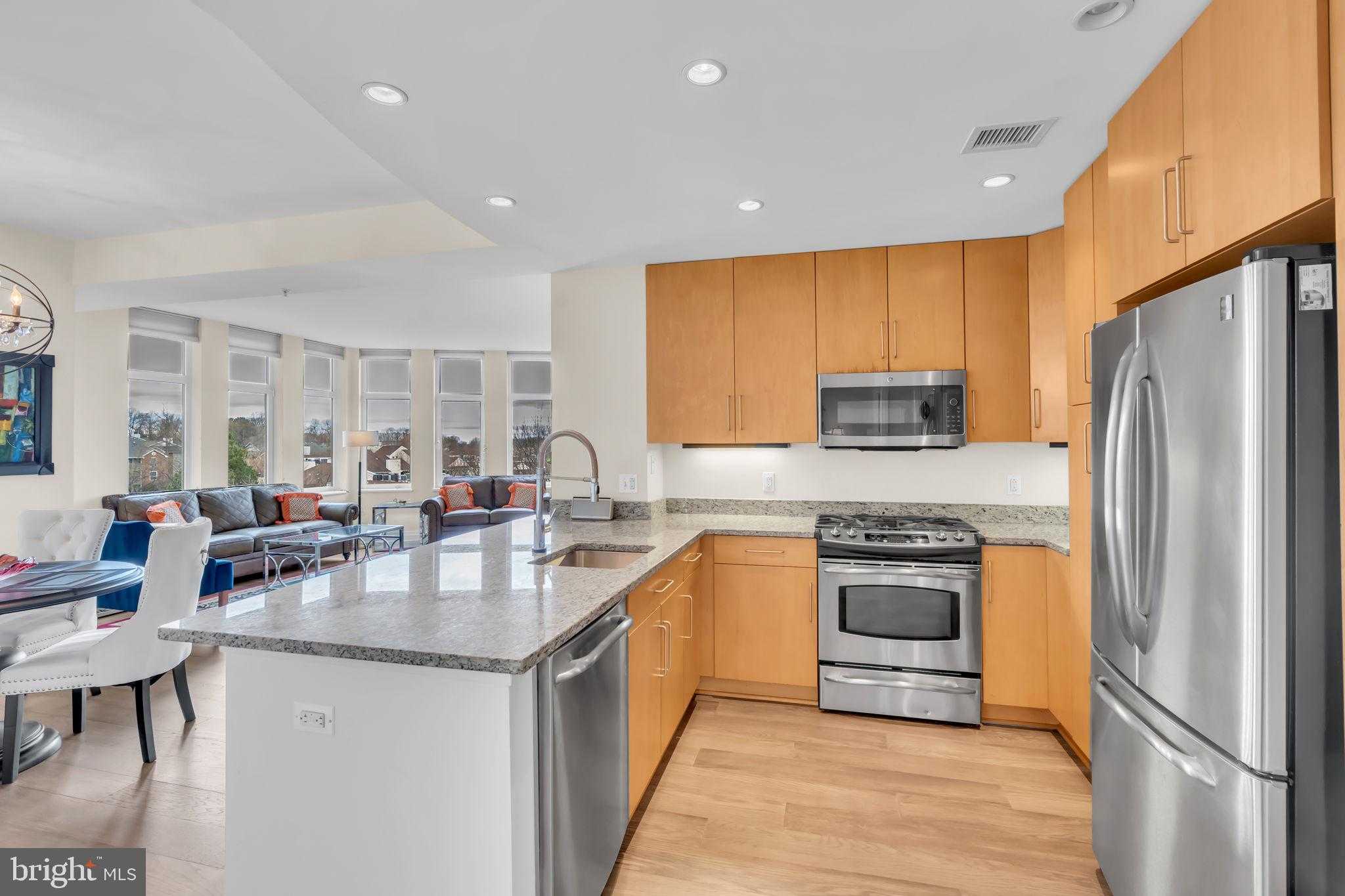 8220 Crestwood Heights Dr Apt 517 photo 6