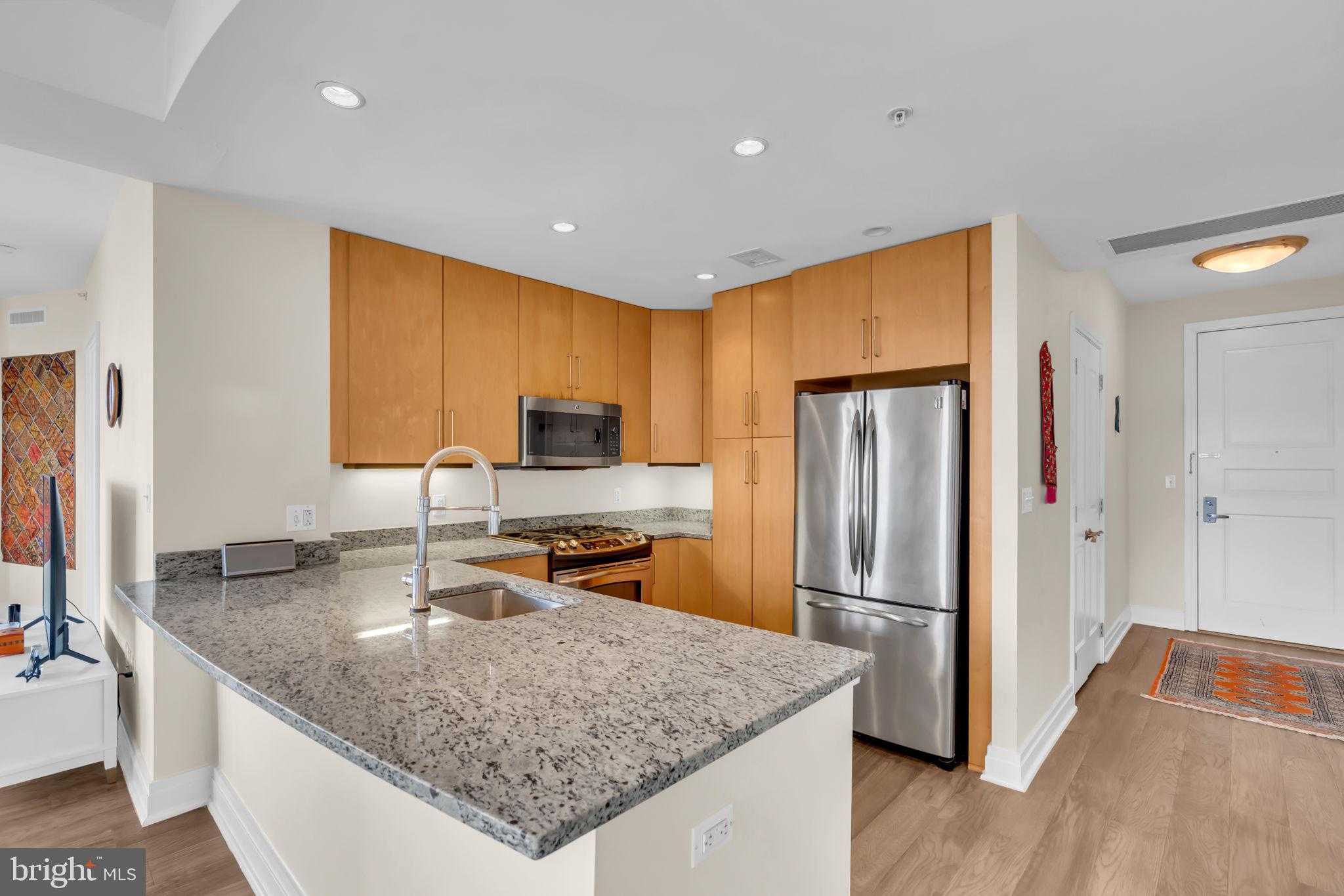 8220 Crestwood Heights Dr Apt 517 photo 7