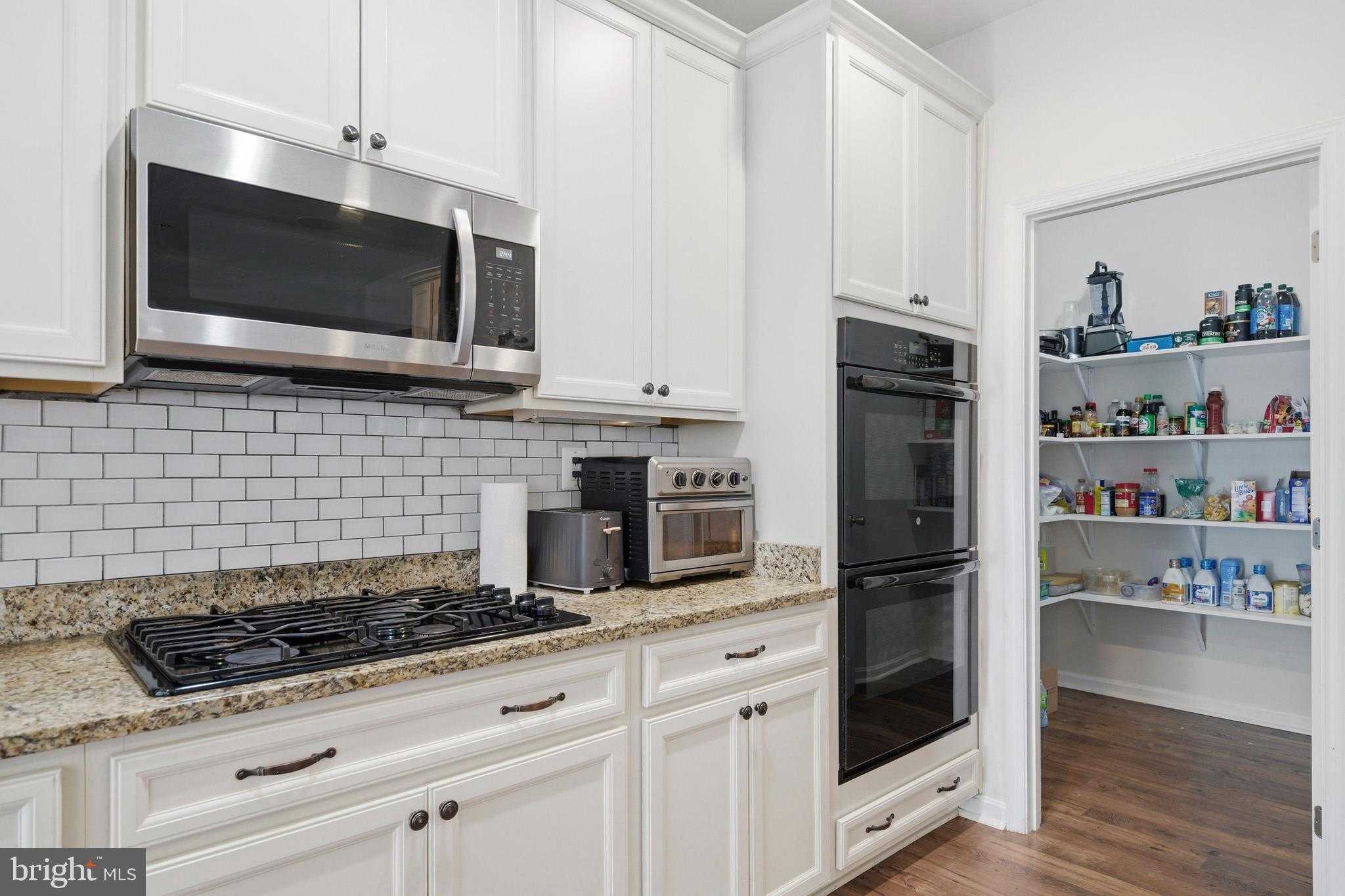 7030 Hunterleigh Dr photo 32