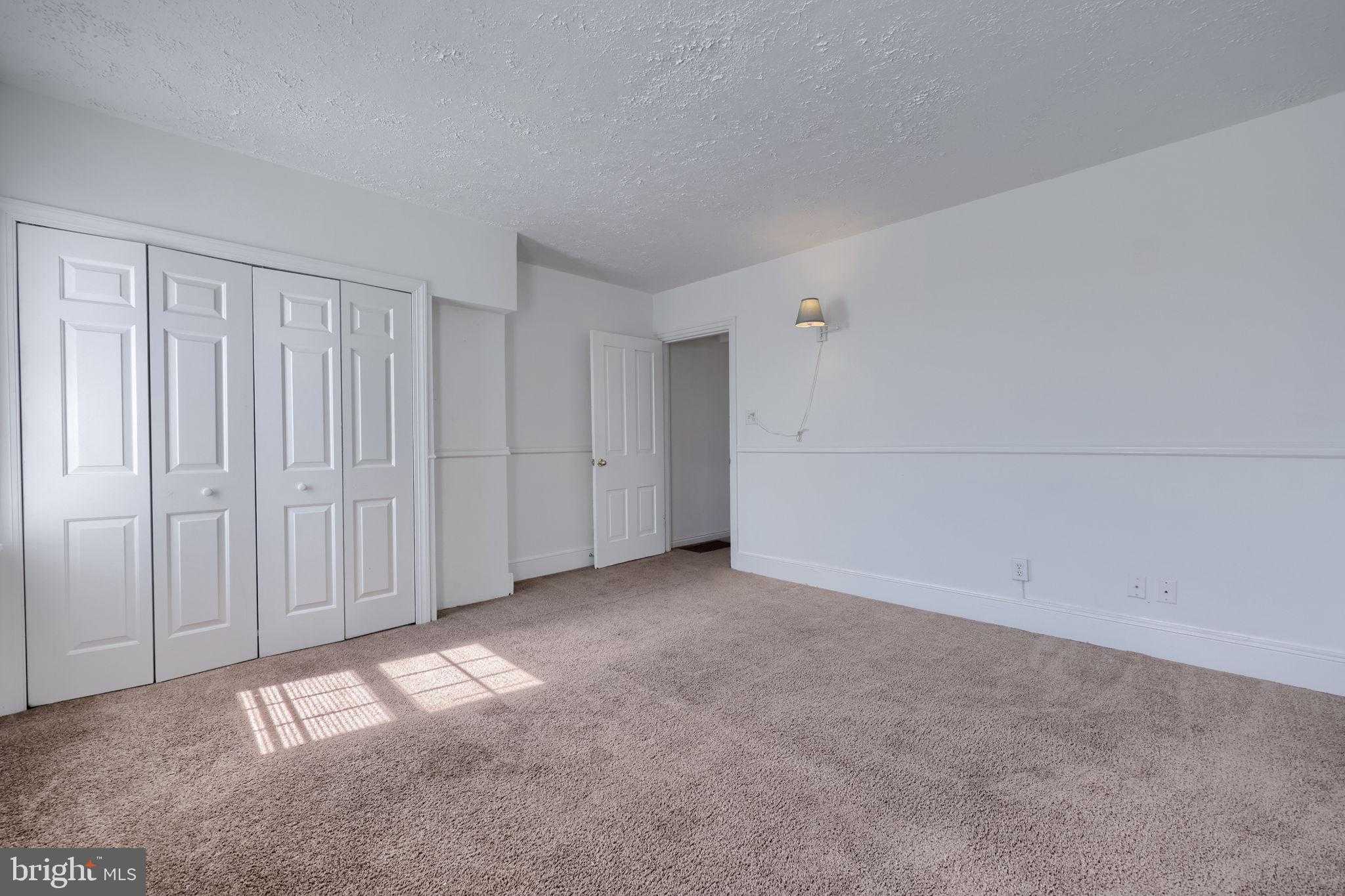 719 Hill St photo 54