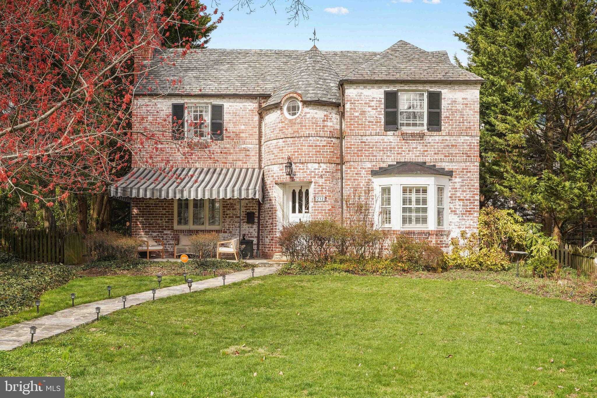 212 Saint Dunstans Rd, Baltimore