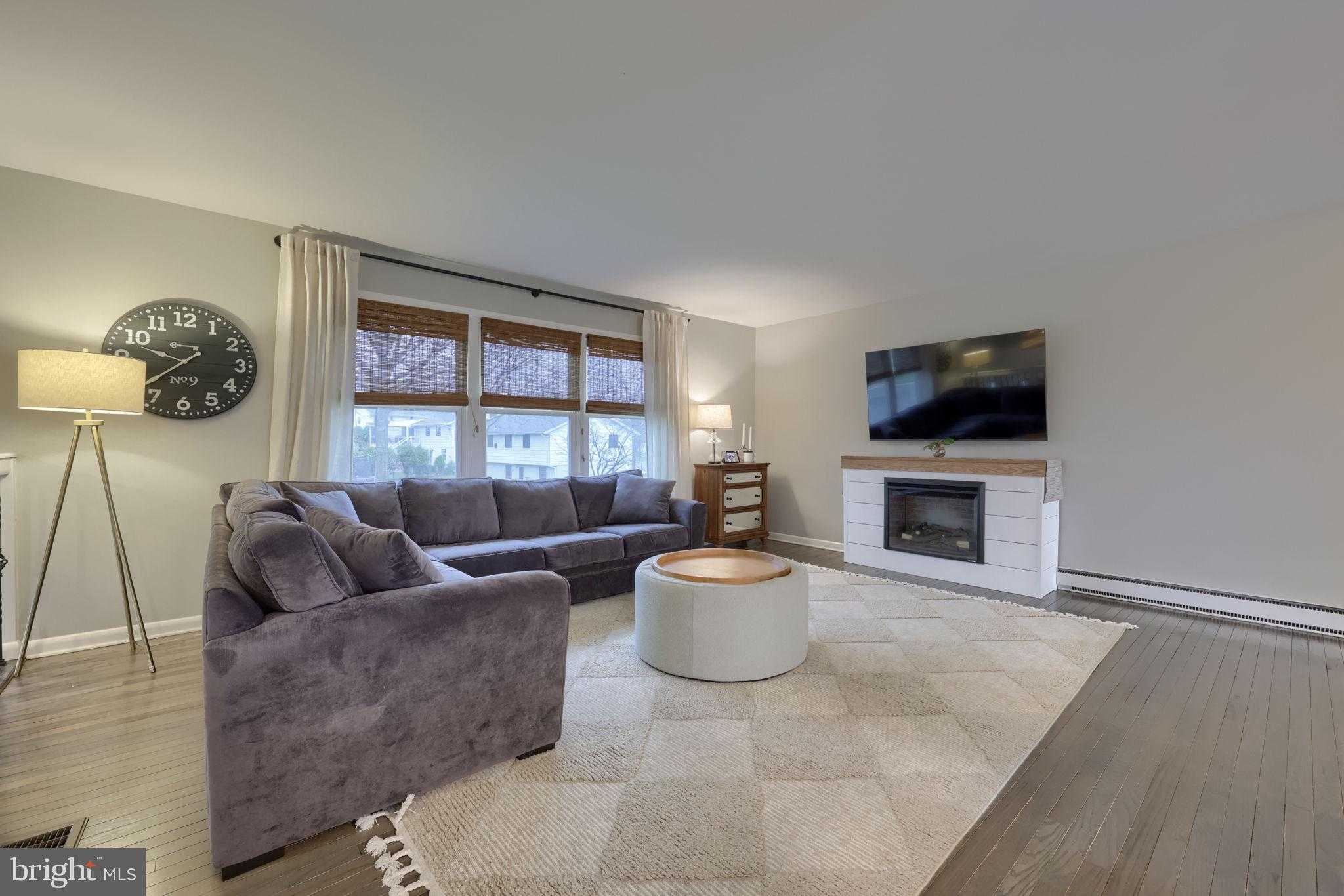 204 Wilshire Blvd photo 5