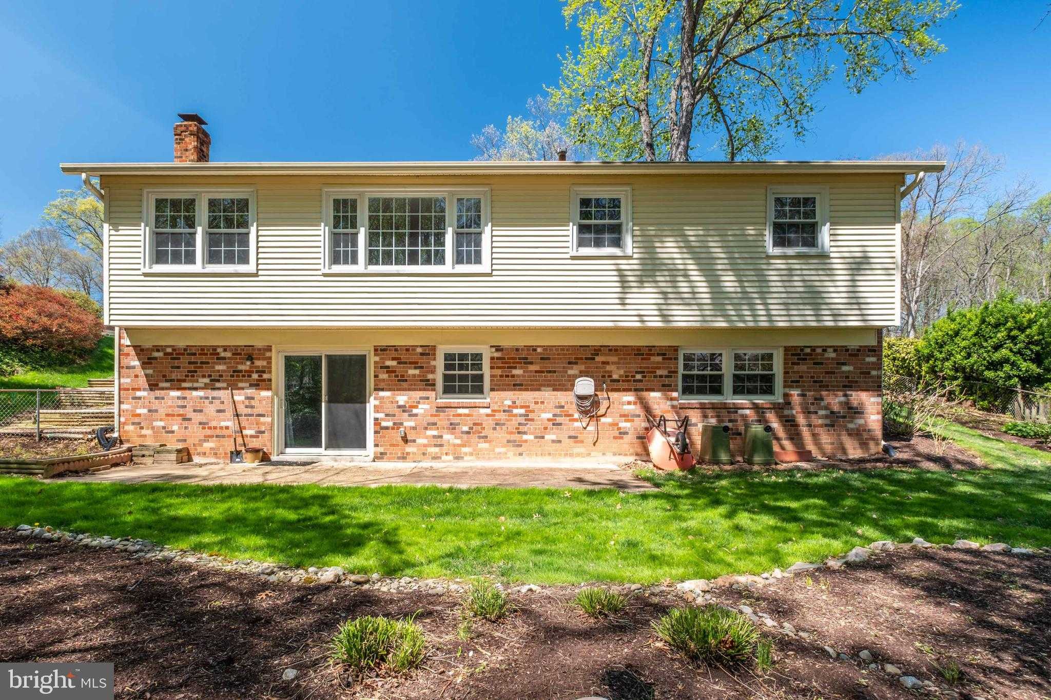 8709 Powder Horn Rd photo 9