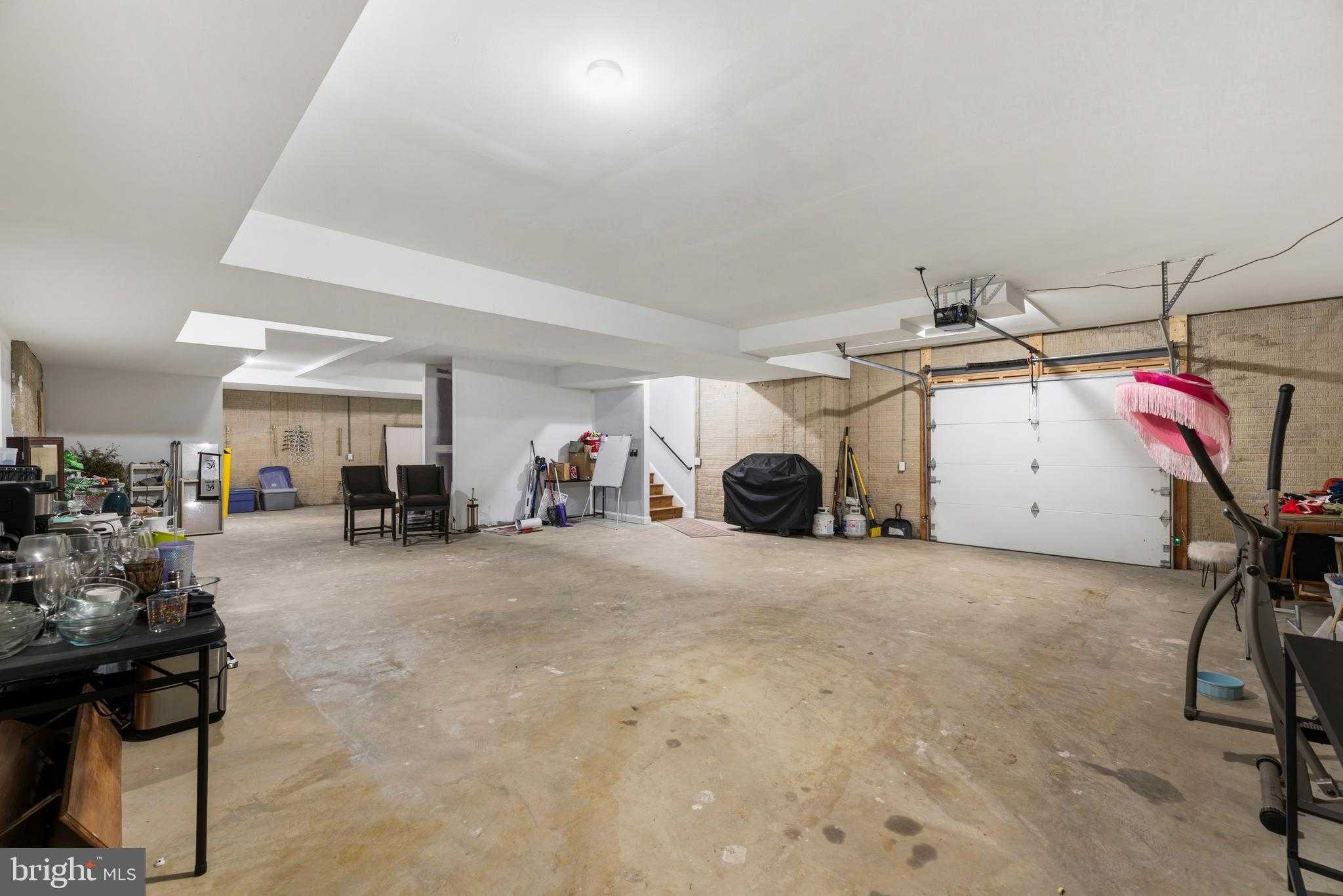 3675 1st Ave photo 56