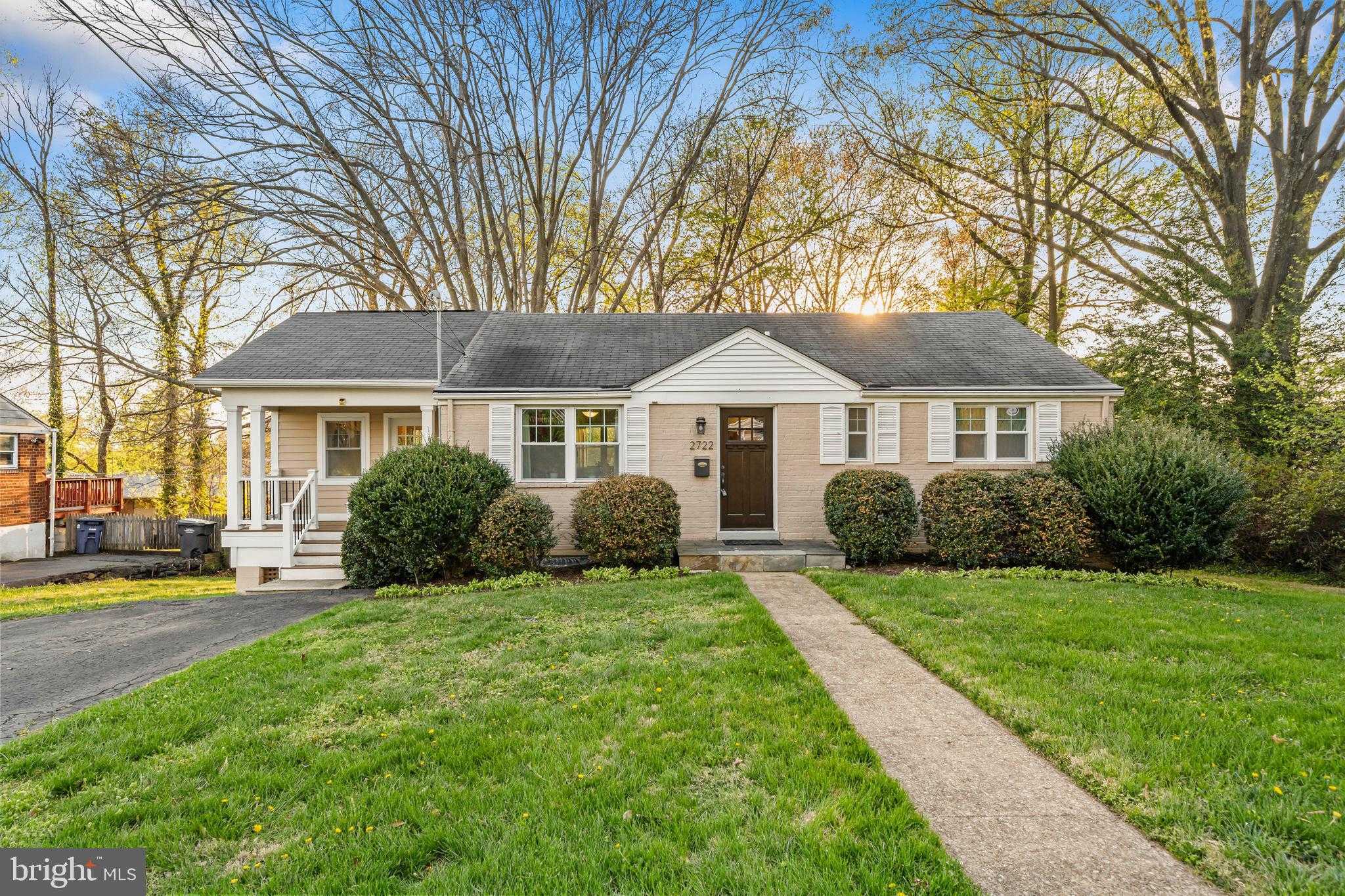 2722 Woodley Pl photo 2