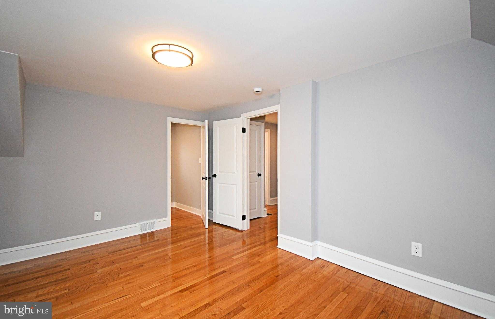 507 Croyden Rd photo 29