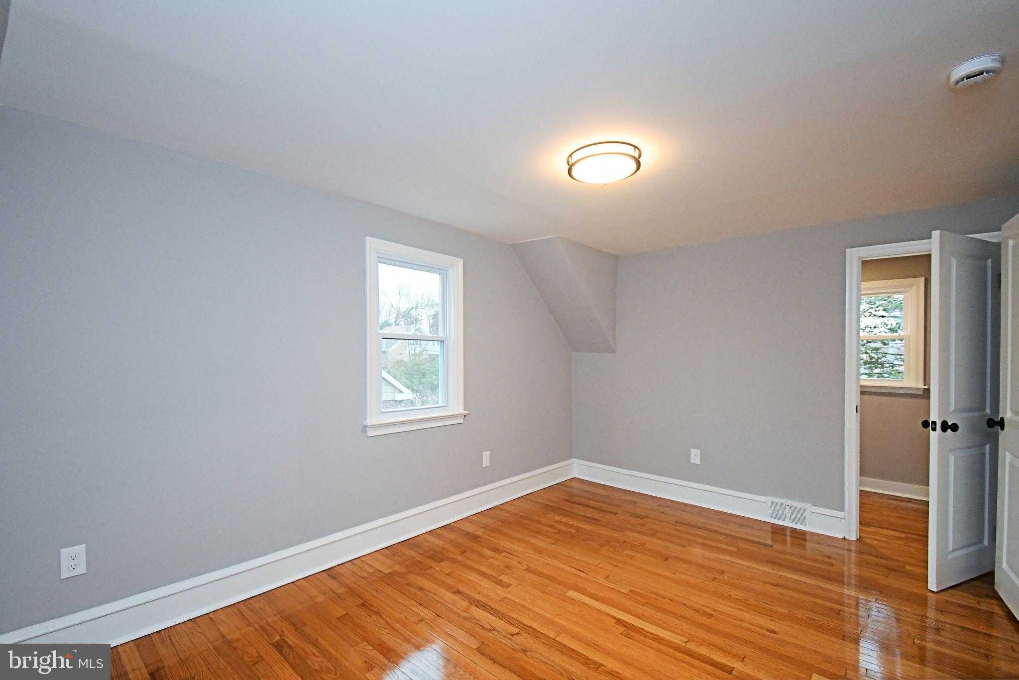 507 Croyden Rd photo 30