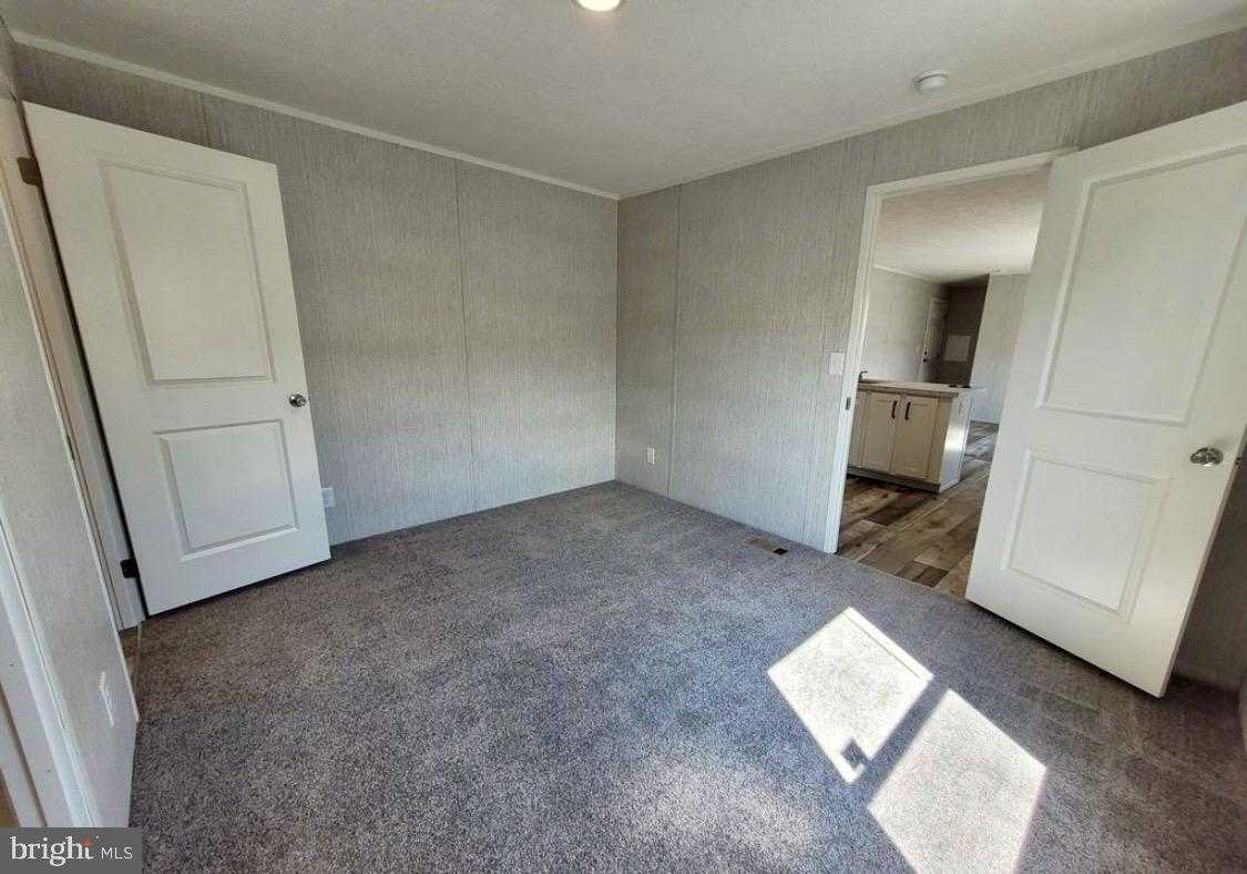 47 Hilltop Ave photo 5