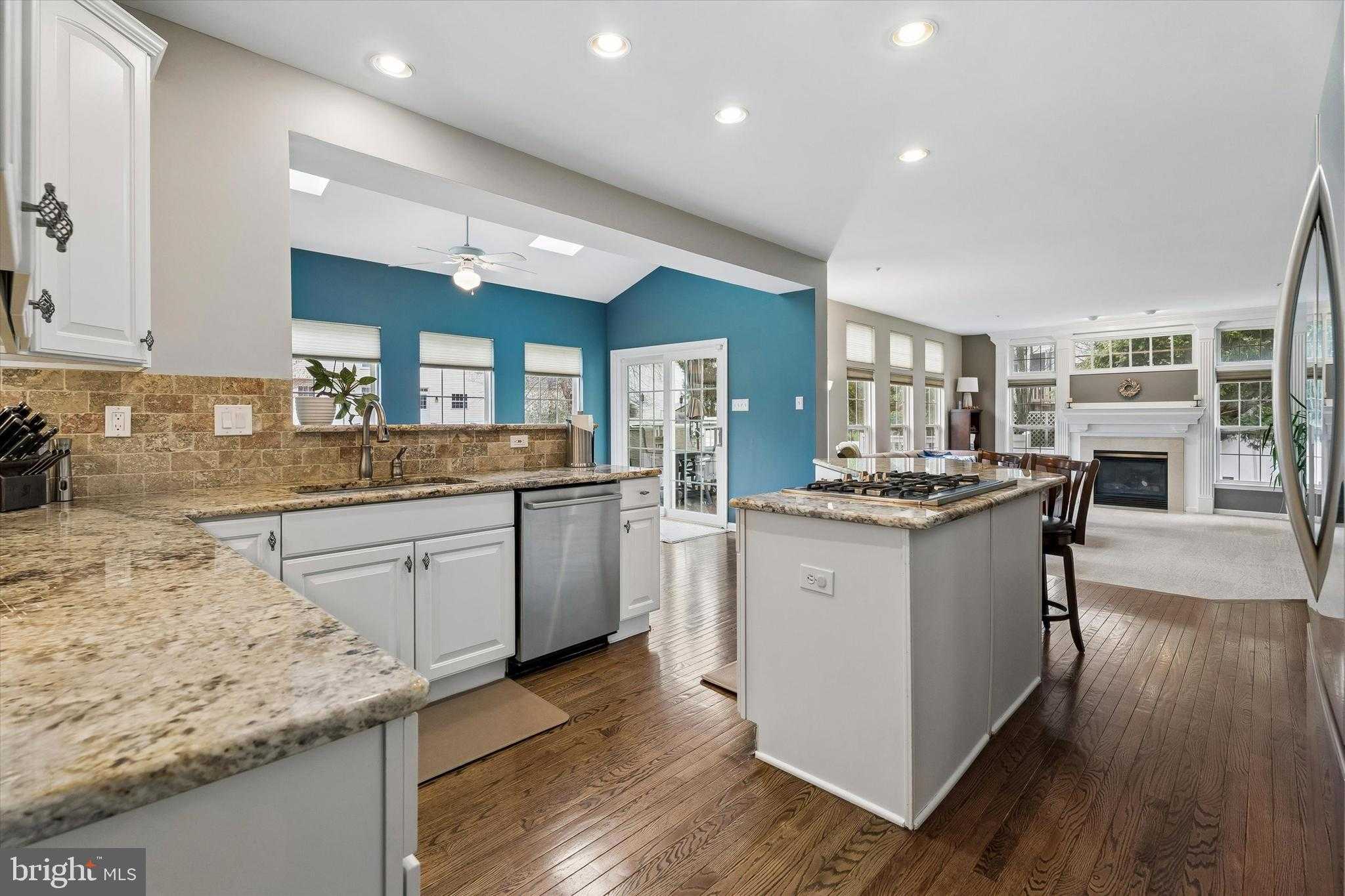 602 Bellflower Blvd photo 7