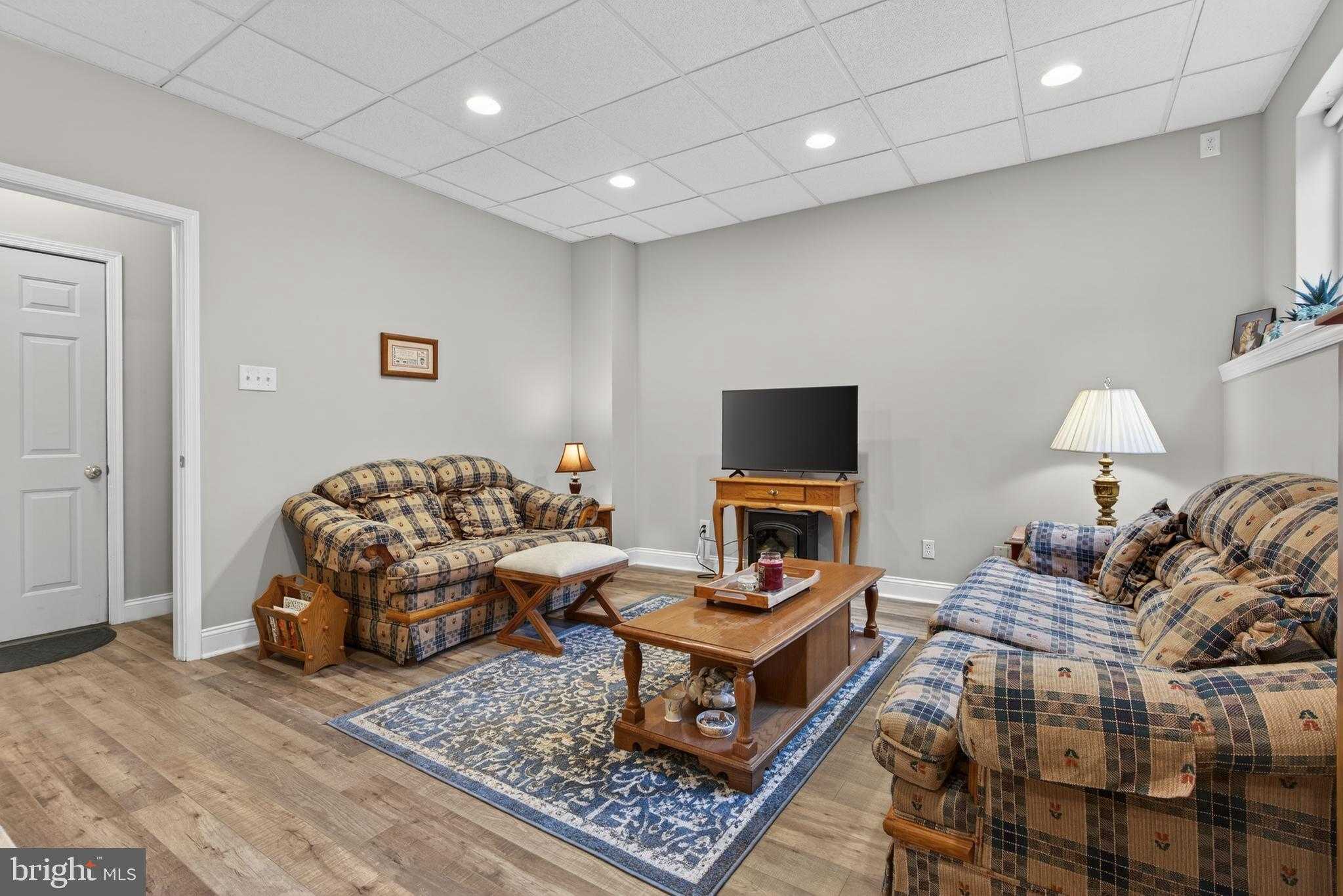 205 Heather Way photo 32