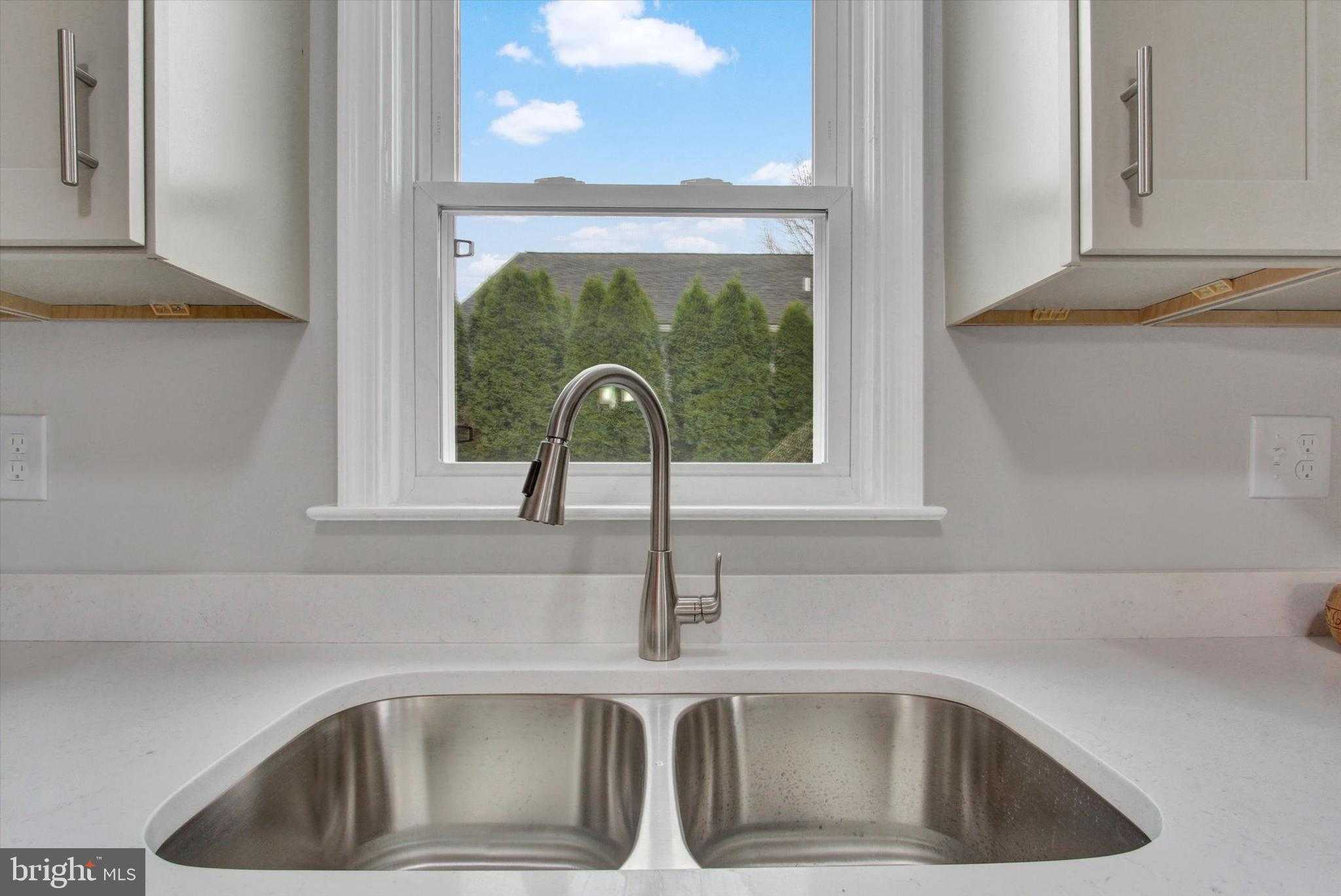 115 Sherman St photo 13