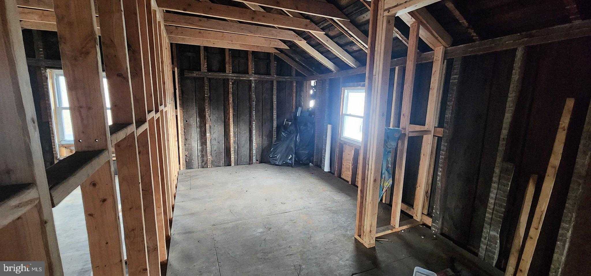 2014 W Center St photo 20