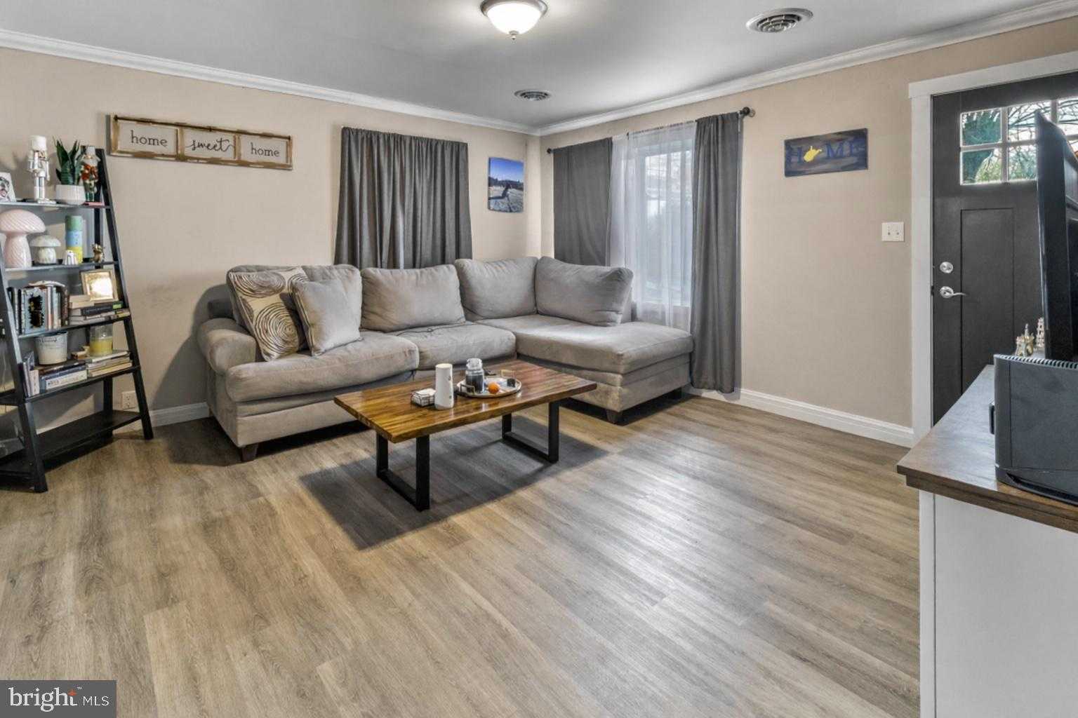 1564 Williamsport Pike photo 11