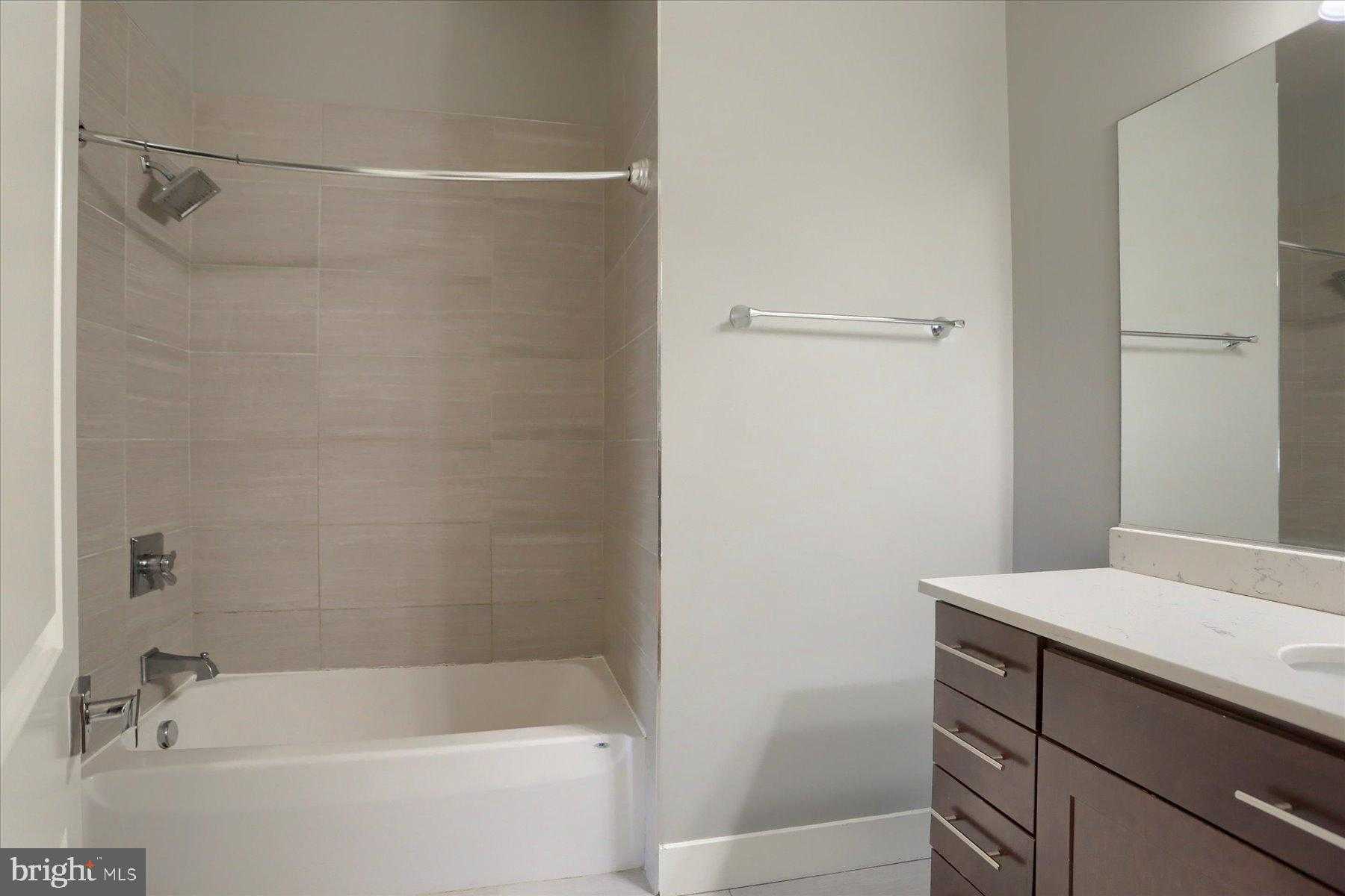 231 State St Apt 204 photo 11