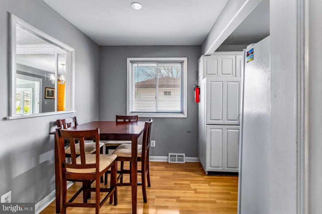 7951 Queens Rd photo 9