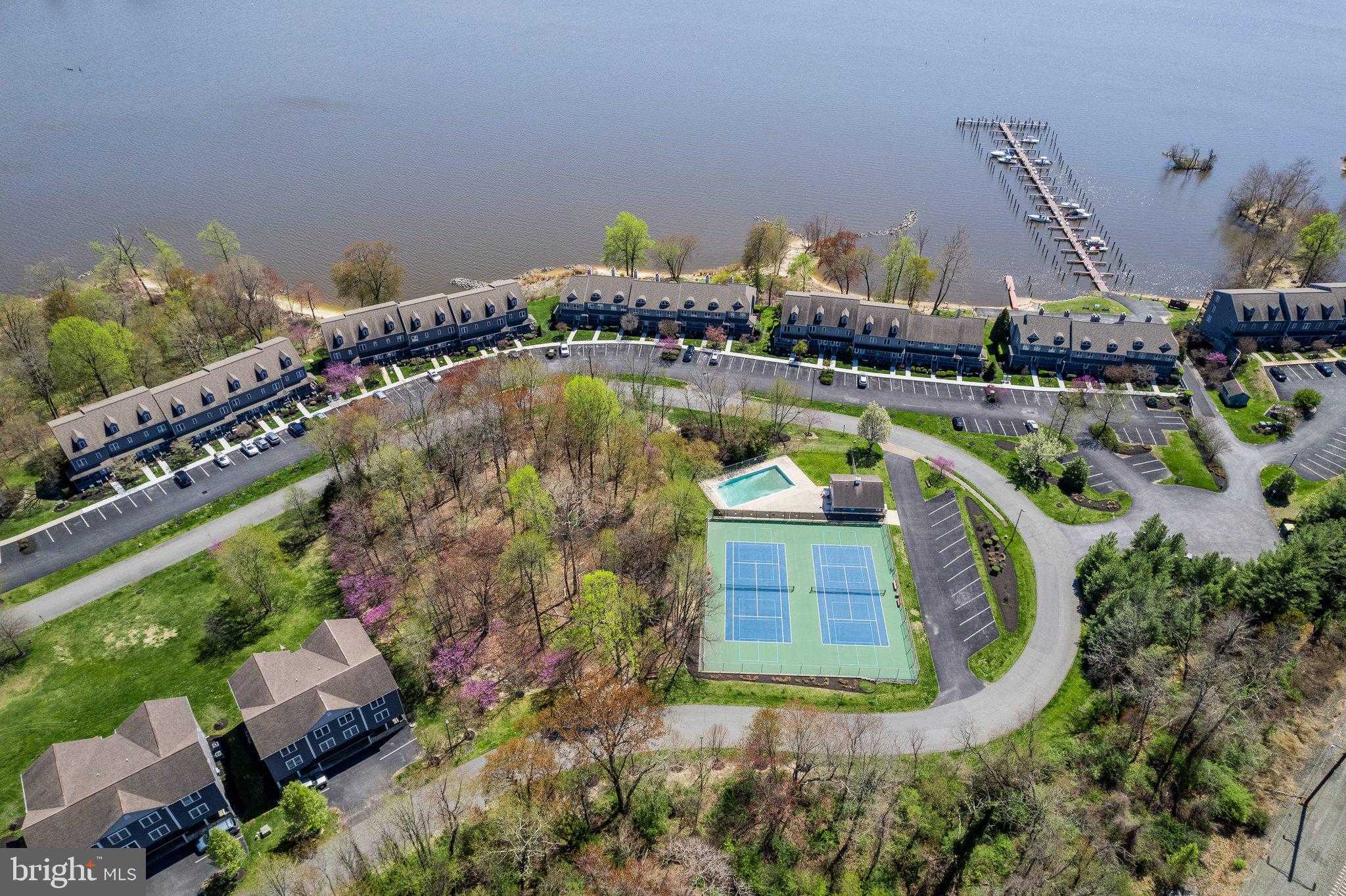 34 NE Isle Dr # B photo 3