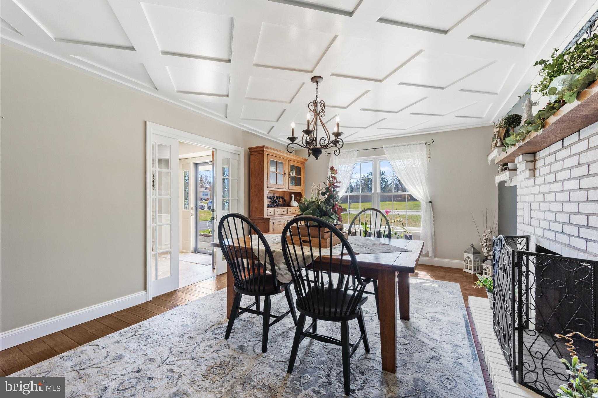 2288 Rebecca Dr photo 6