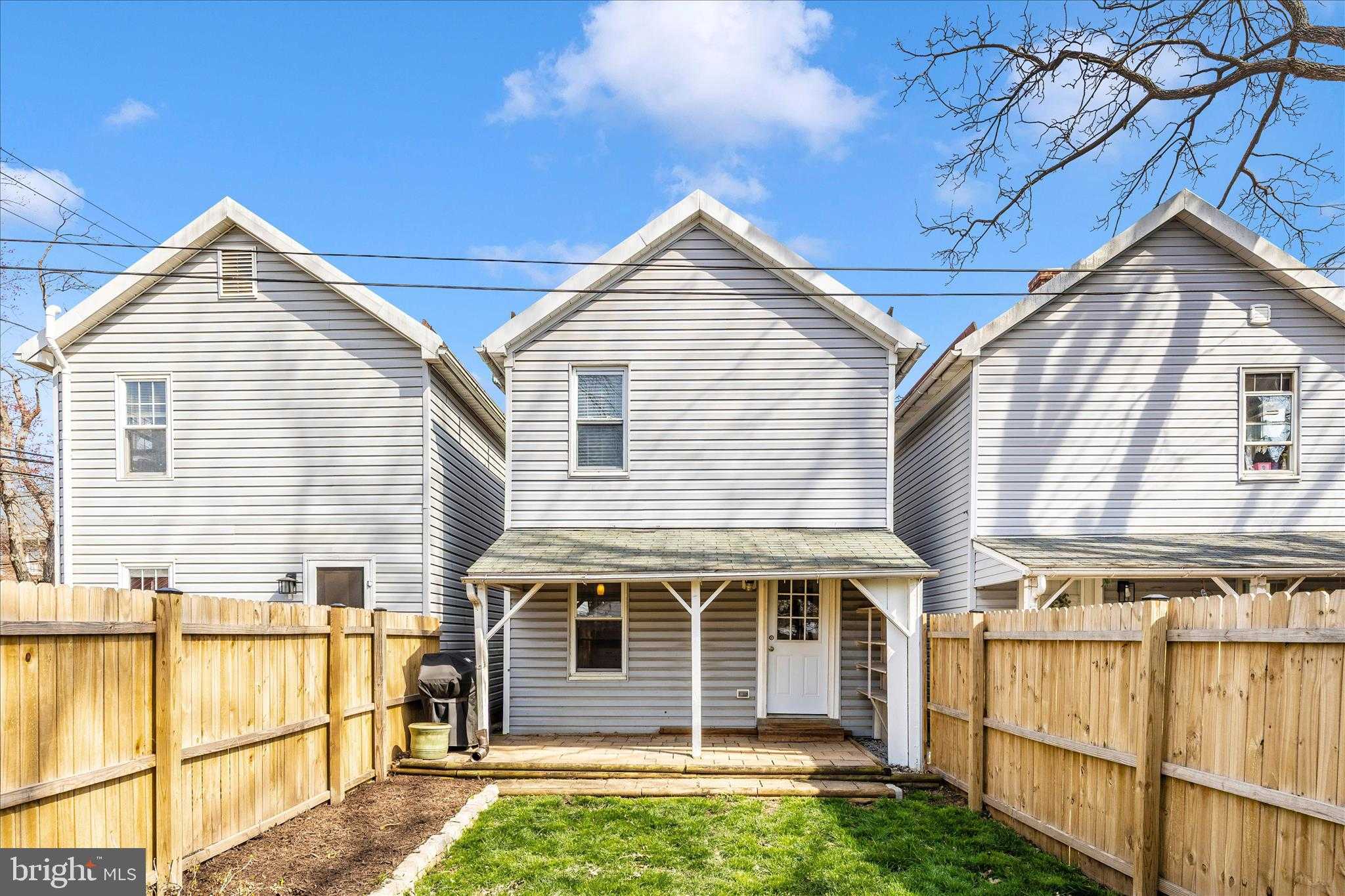 202 Maple Ave photo 32