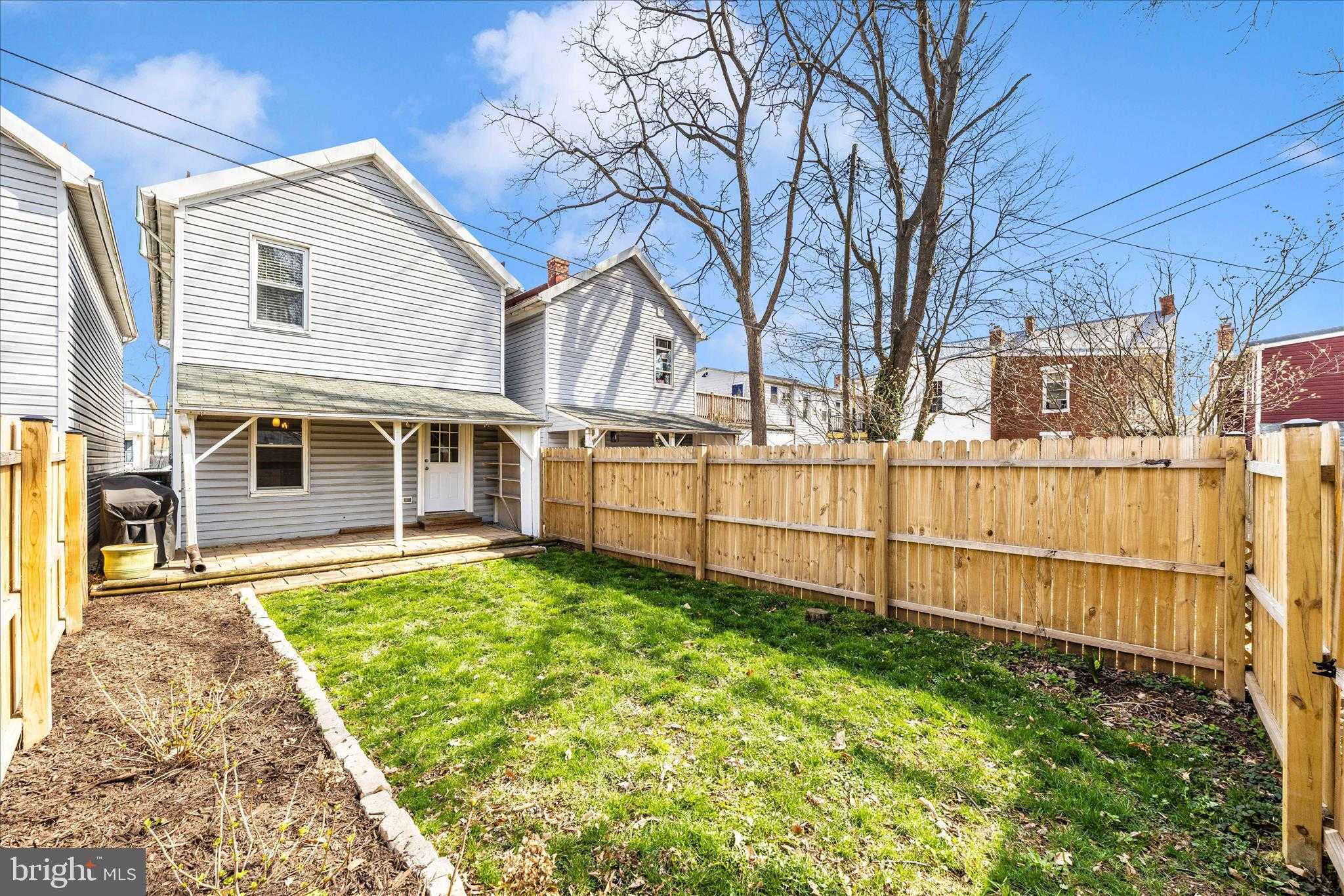 202 Maple Ave photo 33