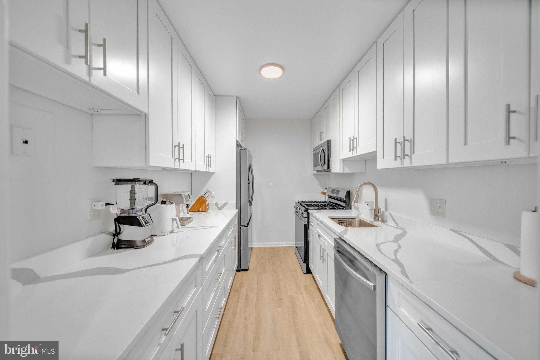 10725 West Dr photo 11