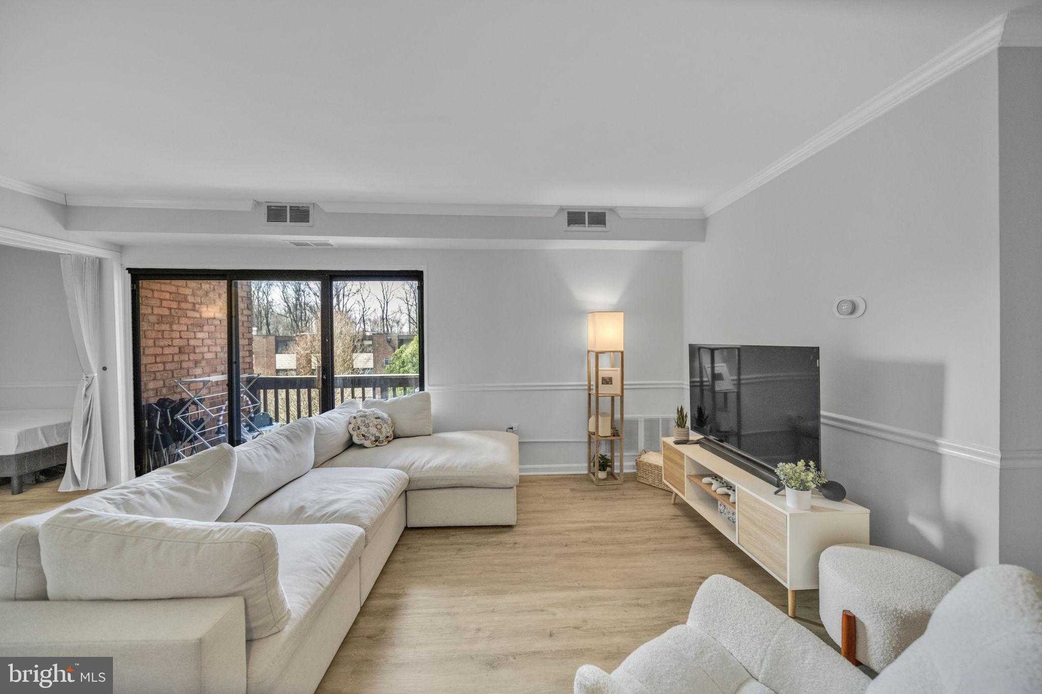 10725 West Dr photo 2