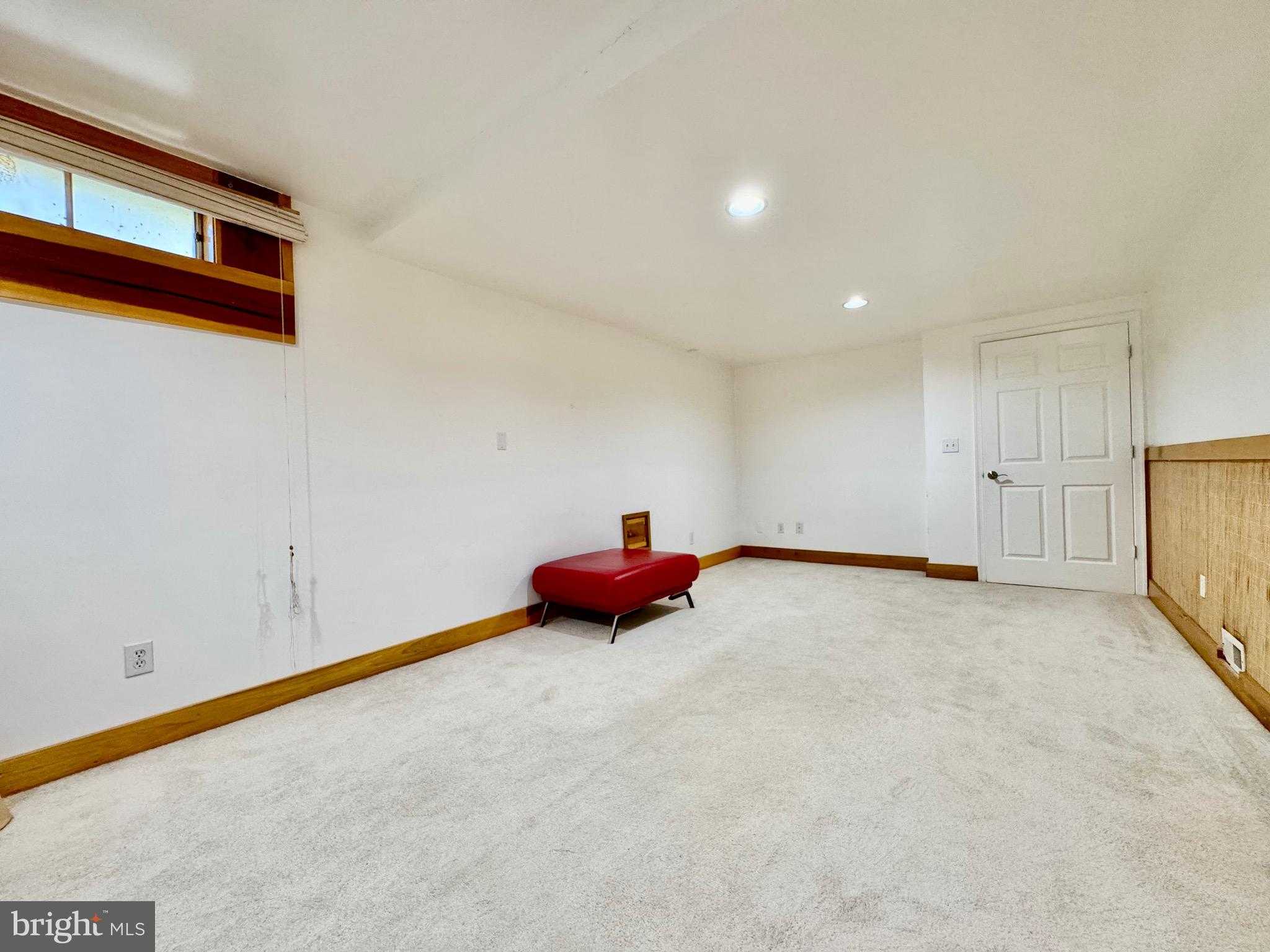 6 Oakdale CT photo 20