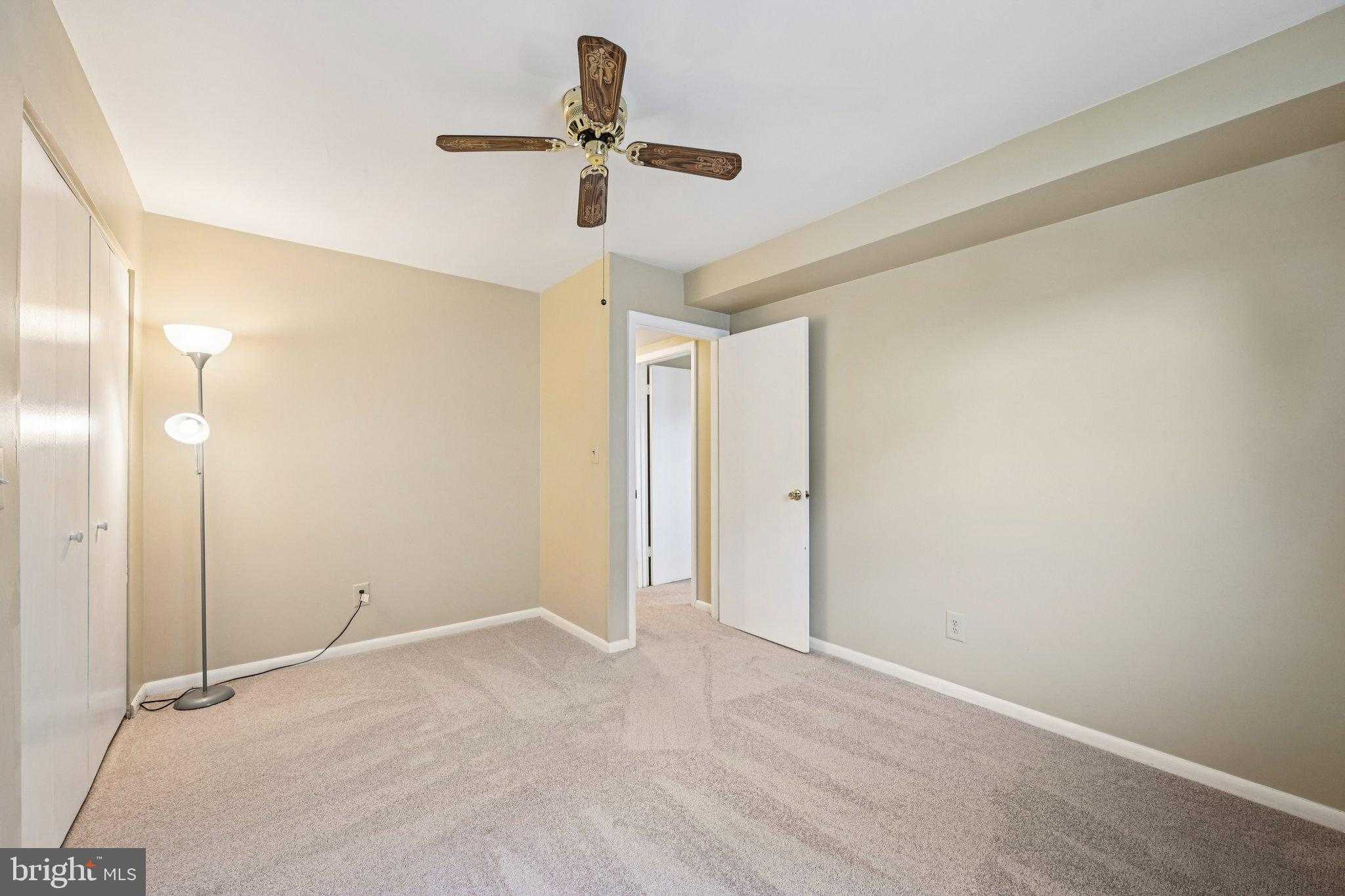 7 Warren Lodge CT Apt 1c photo 19