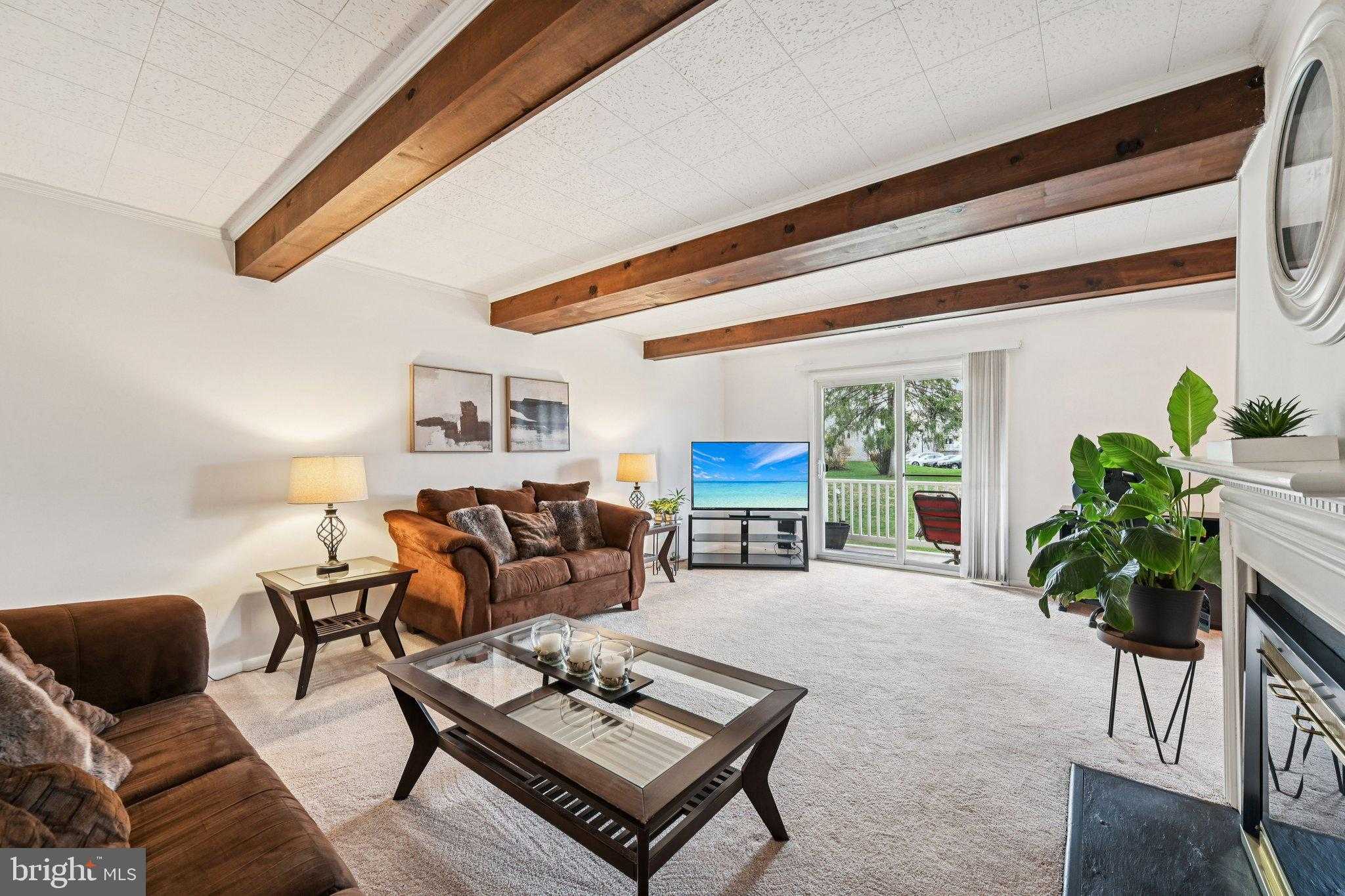 7 Warren Lodge CT Apt 1c photo 3