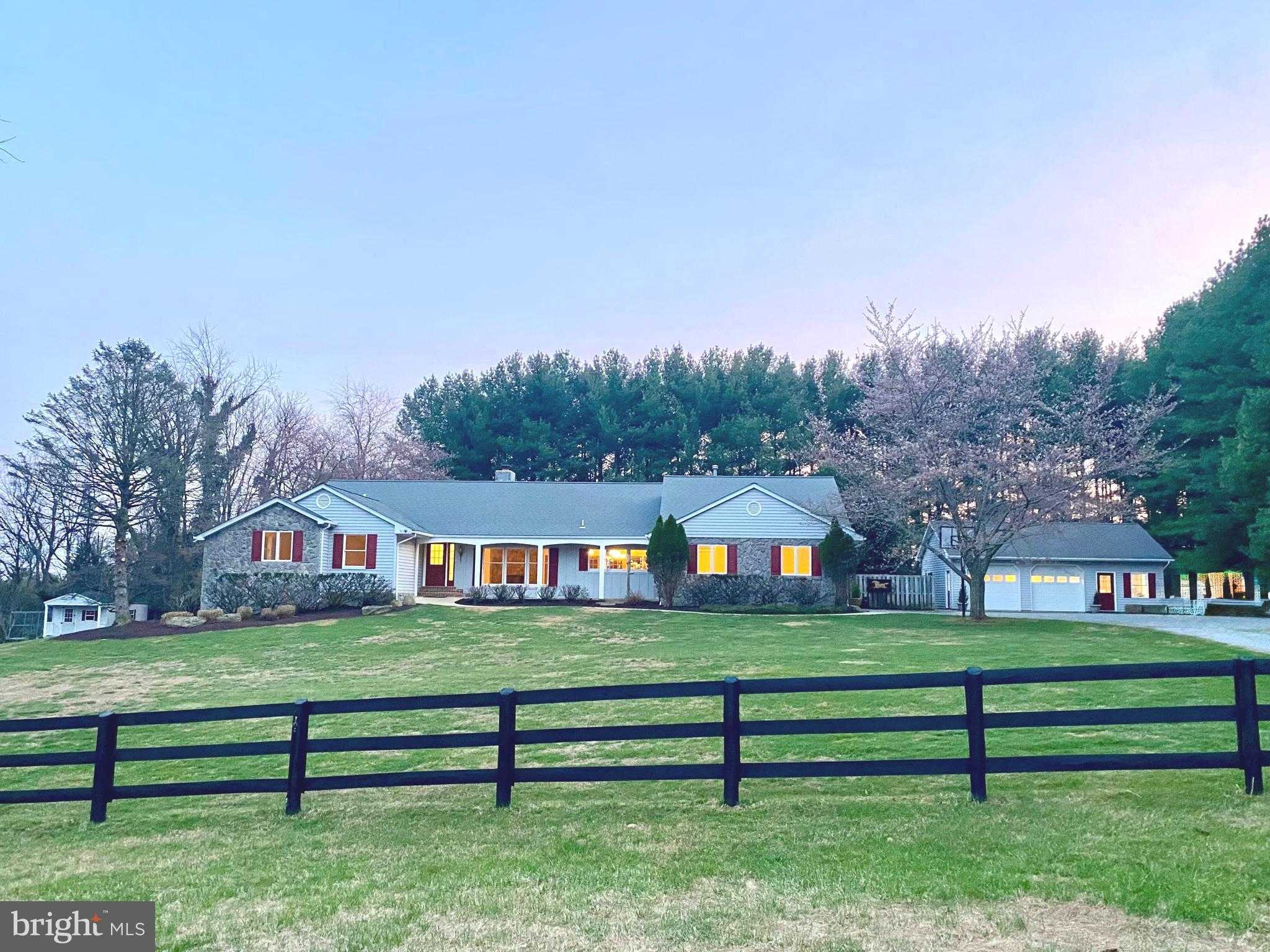 17536 Mariah Mountain Ln photo 2