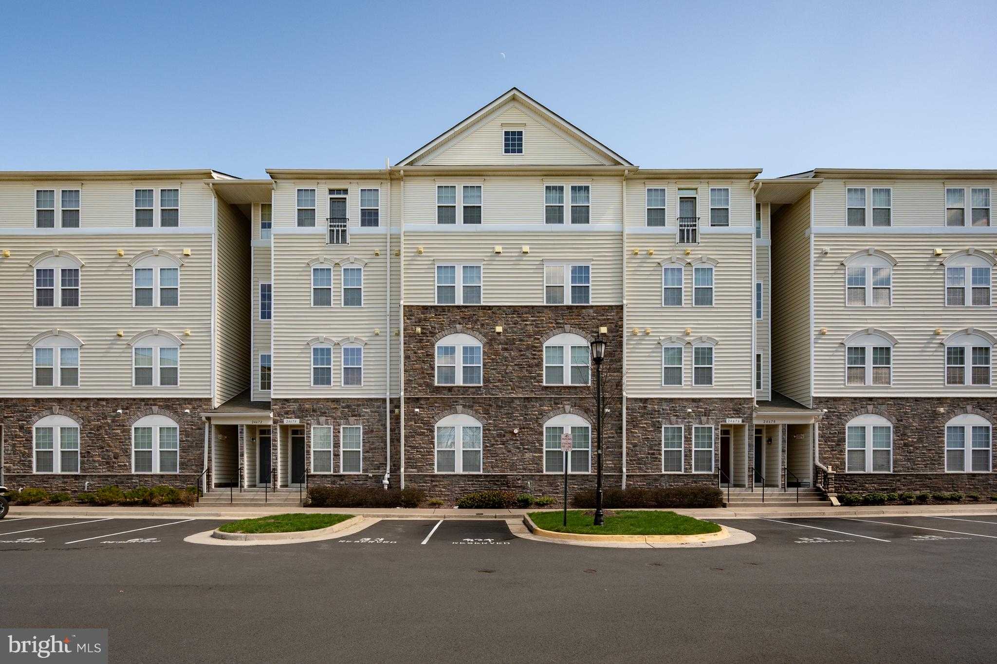 24672 Byrne Meadow Sq photo 3