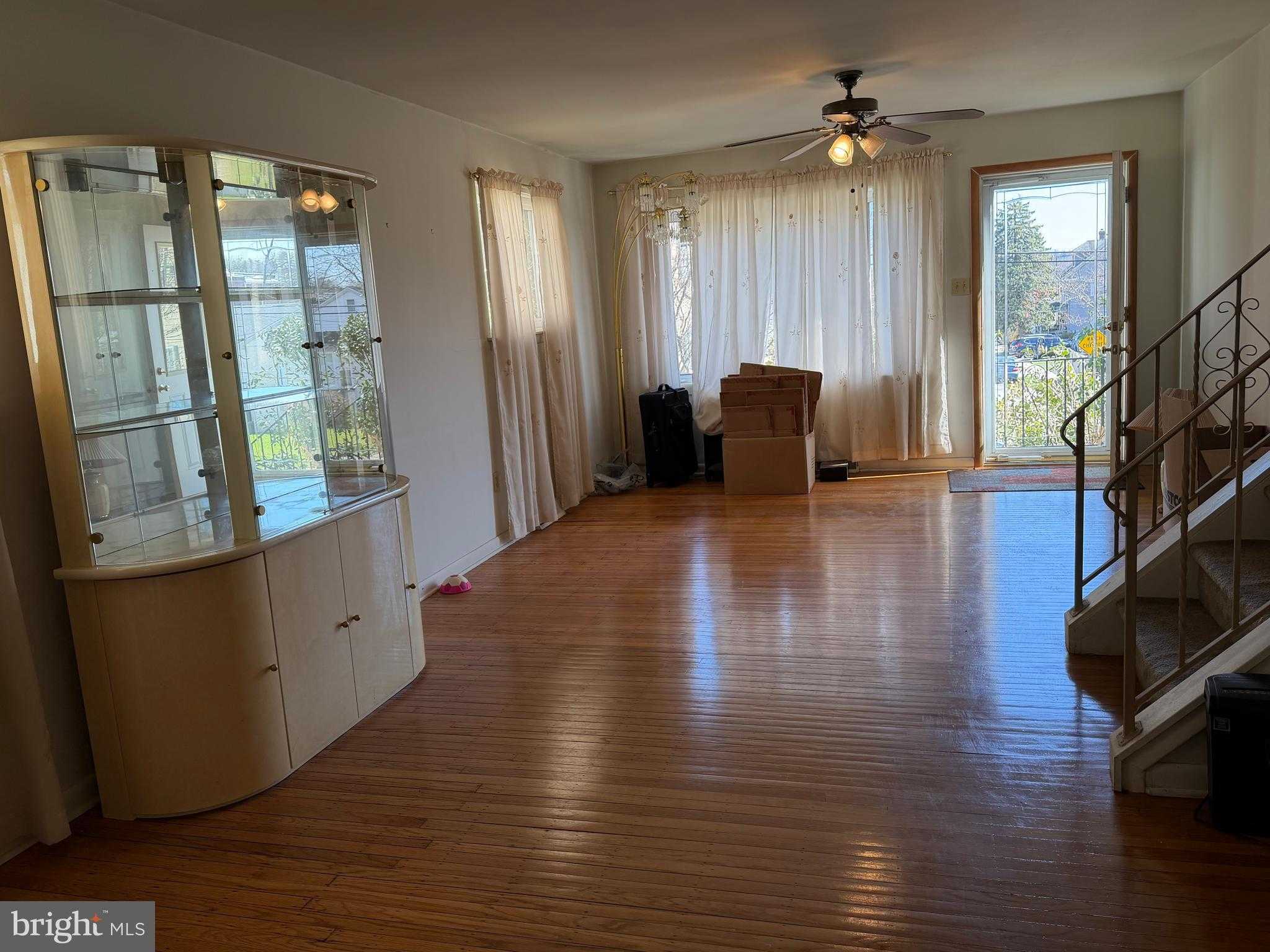 118 Egerton Ave photo 3