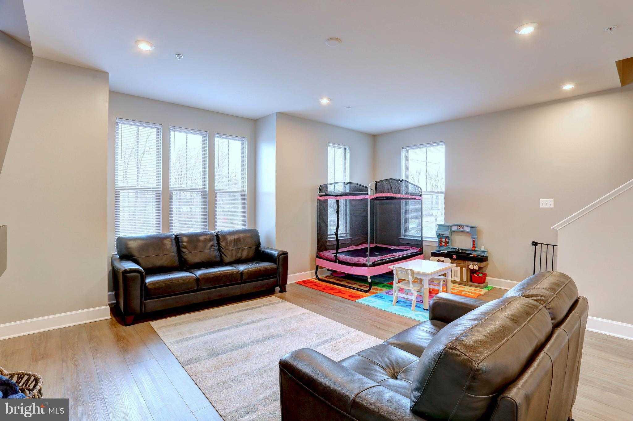 6907 Savannah Pkwy photo 11