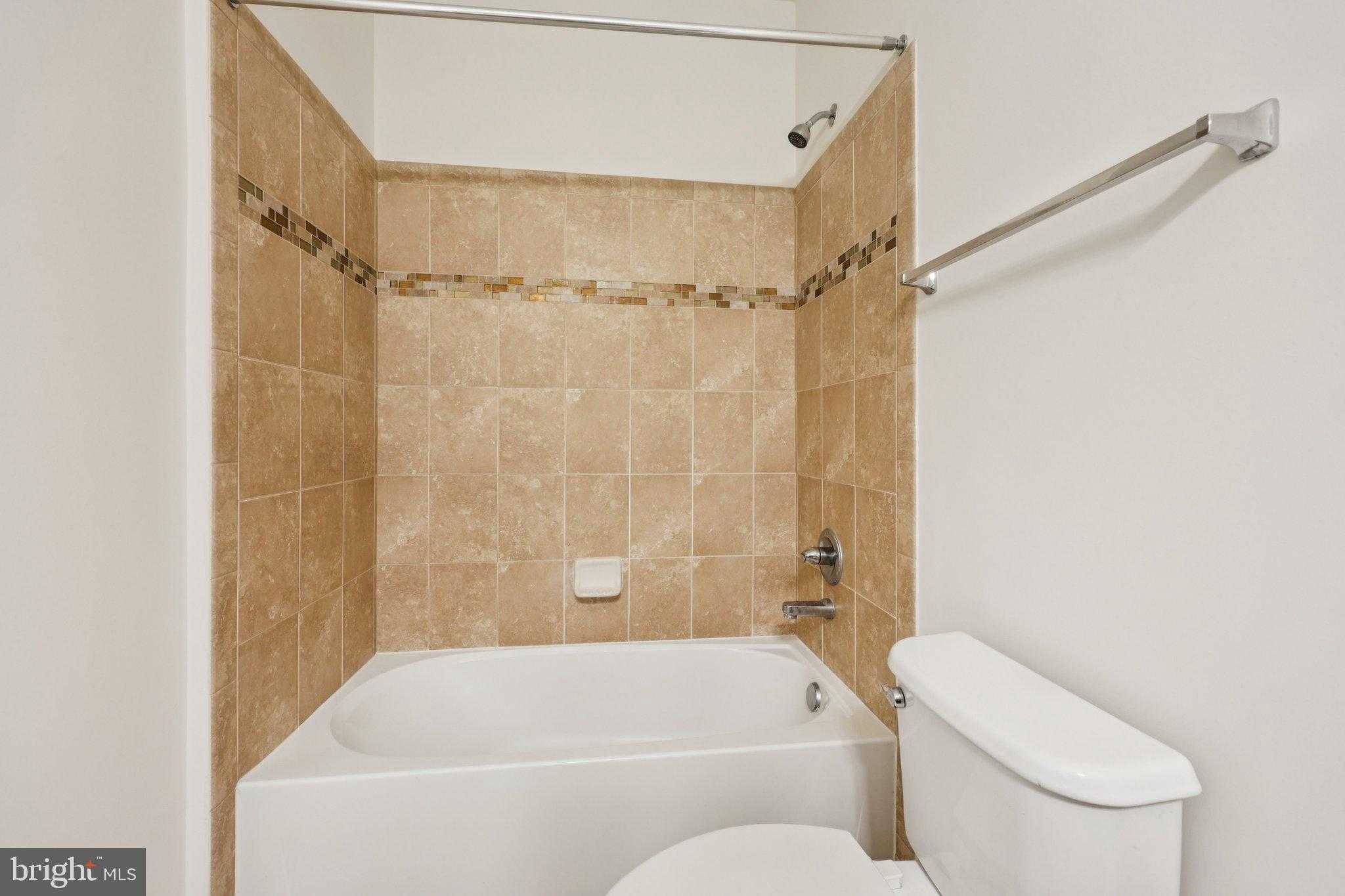 24628 Byrne Meadow Sq Unit 303 photo 23