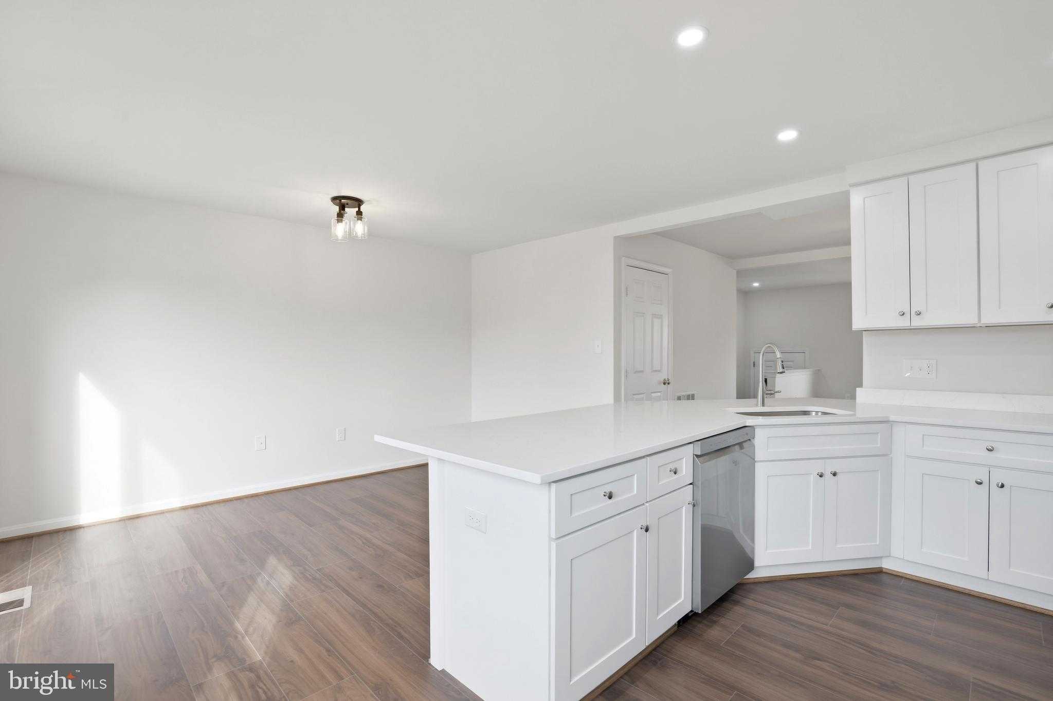 14275 Newbern Loop photo 3