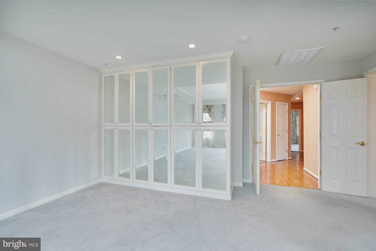 300 Lisa Oaks Way photo 12