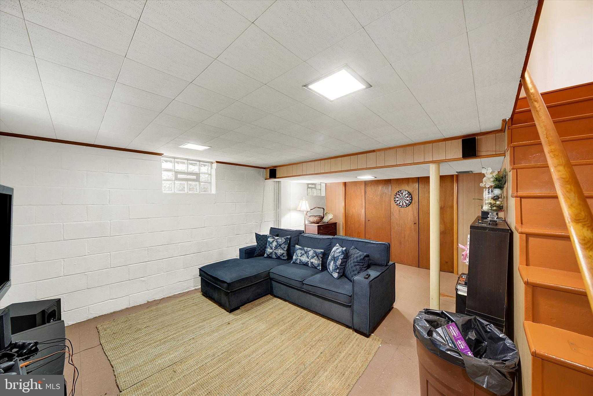 9409 Flagstone Dr photo 19