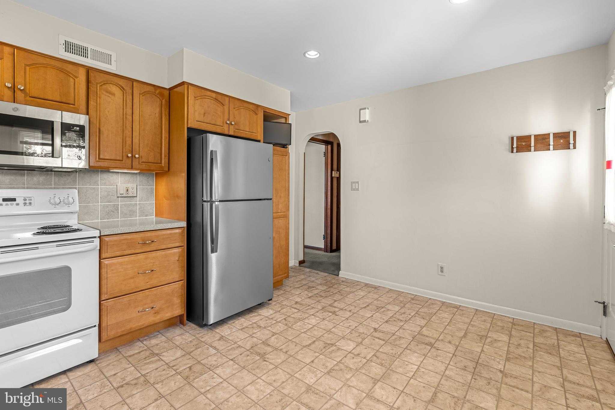 6260 Jeanette Dr photo 7