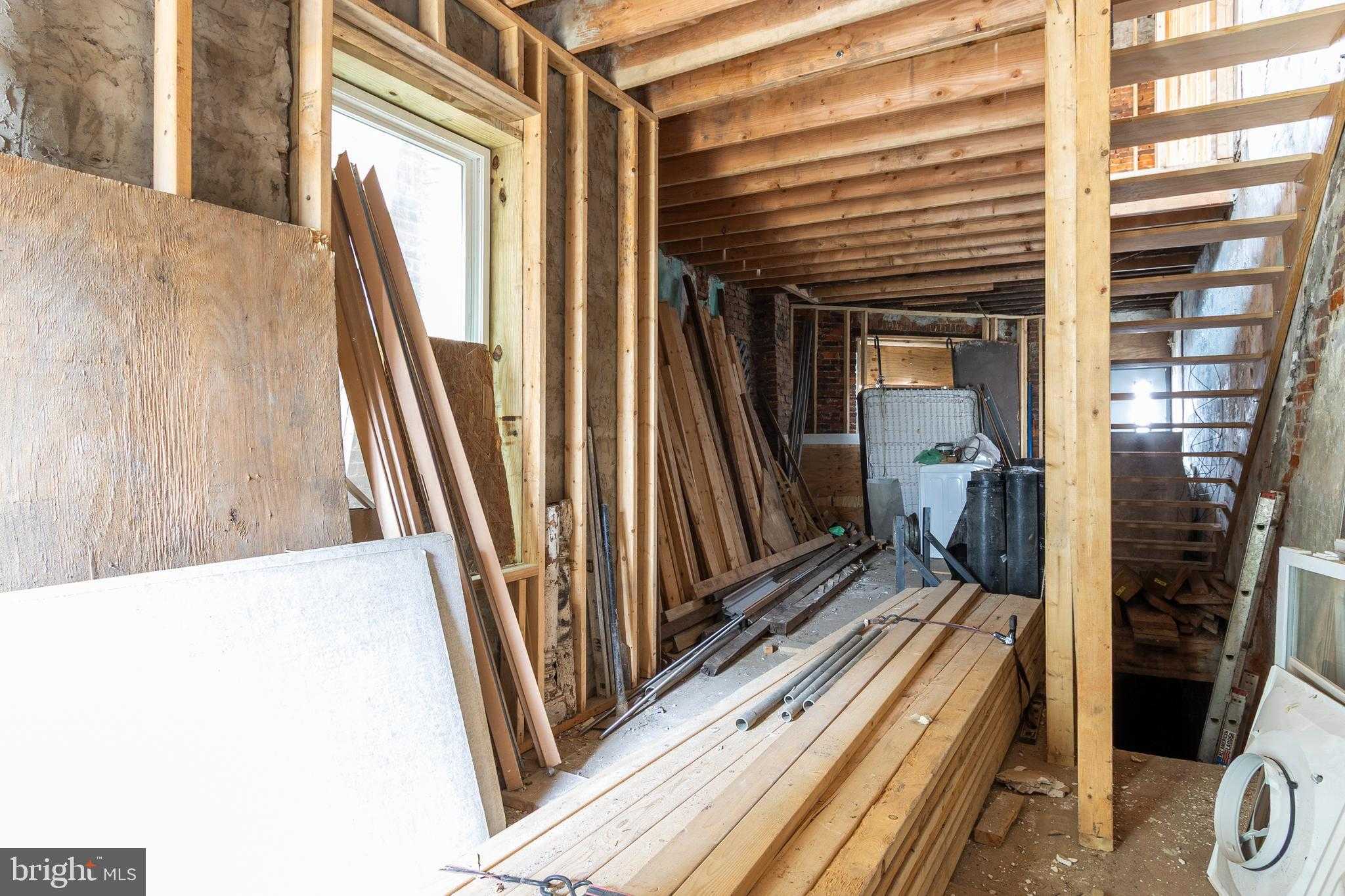 2068 W Glenwood Ave photo 7