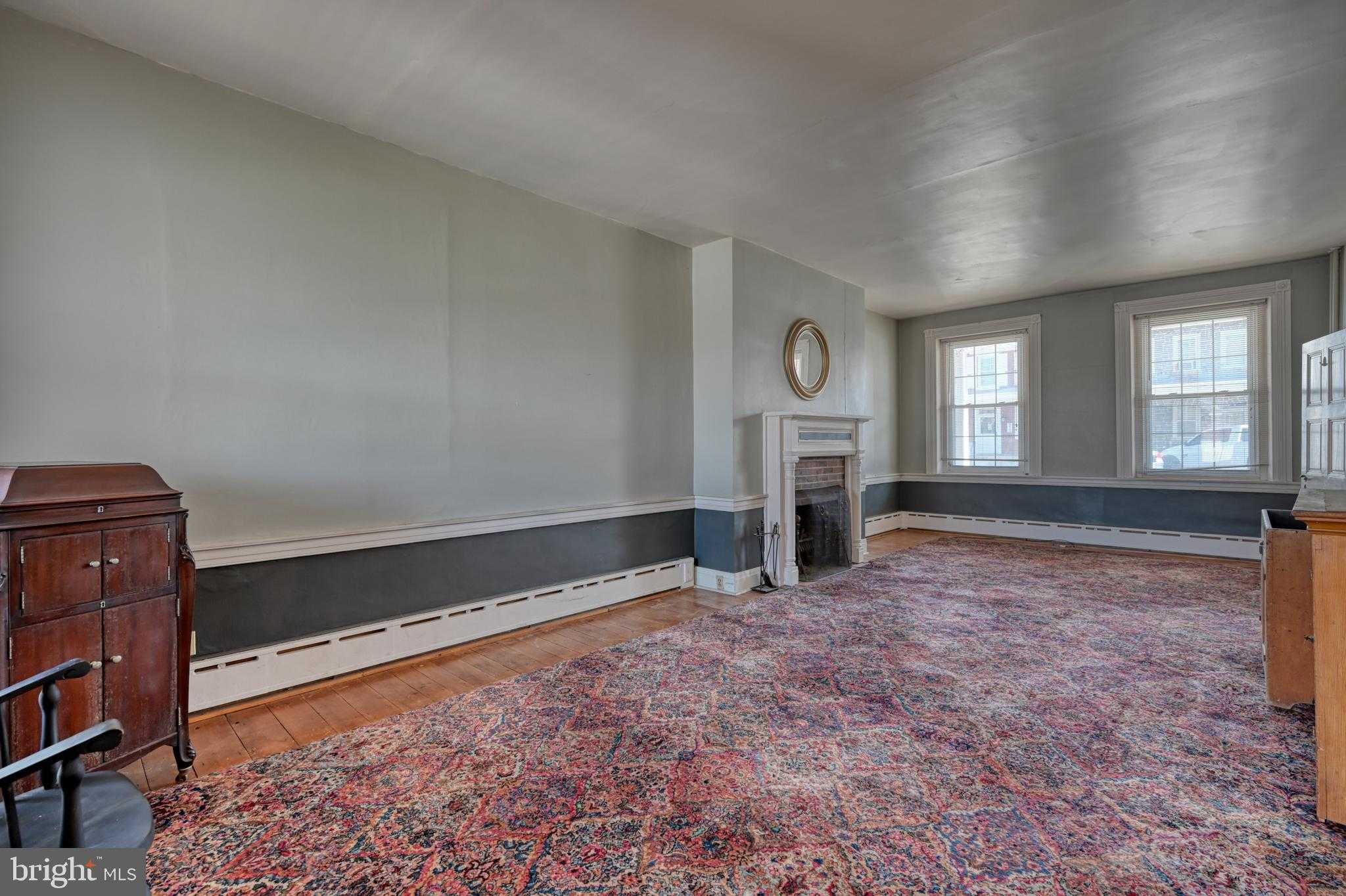 308 N Main St photo 8