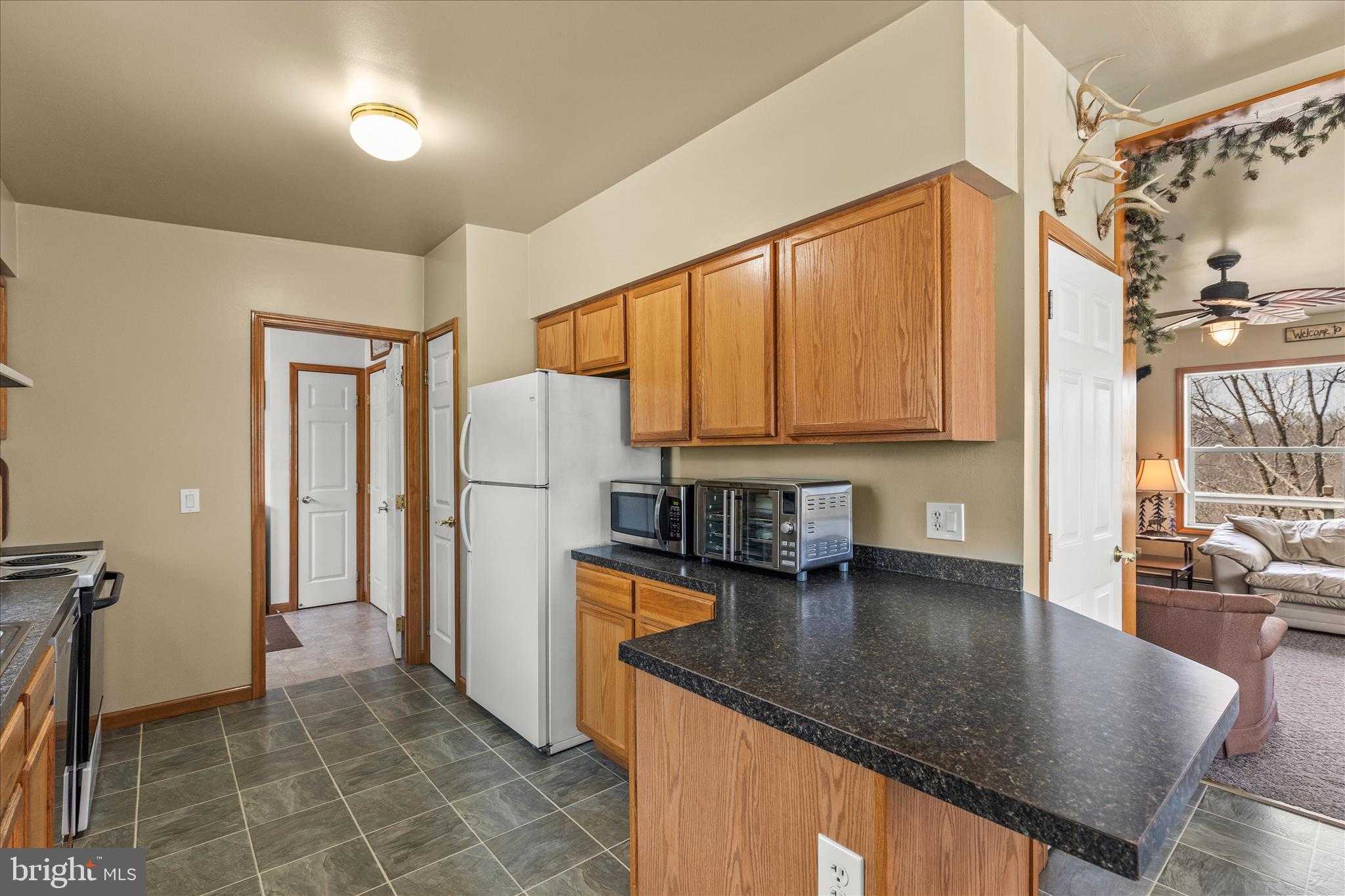 834 Richmond Rd photo 5