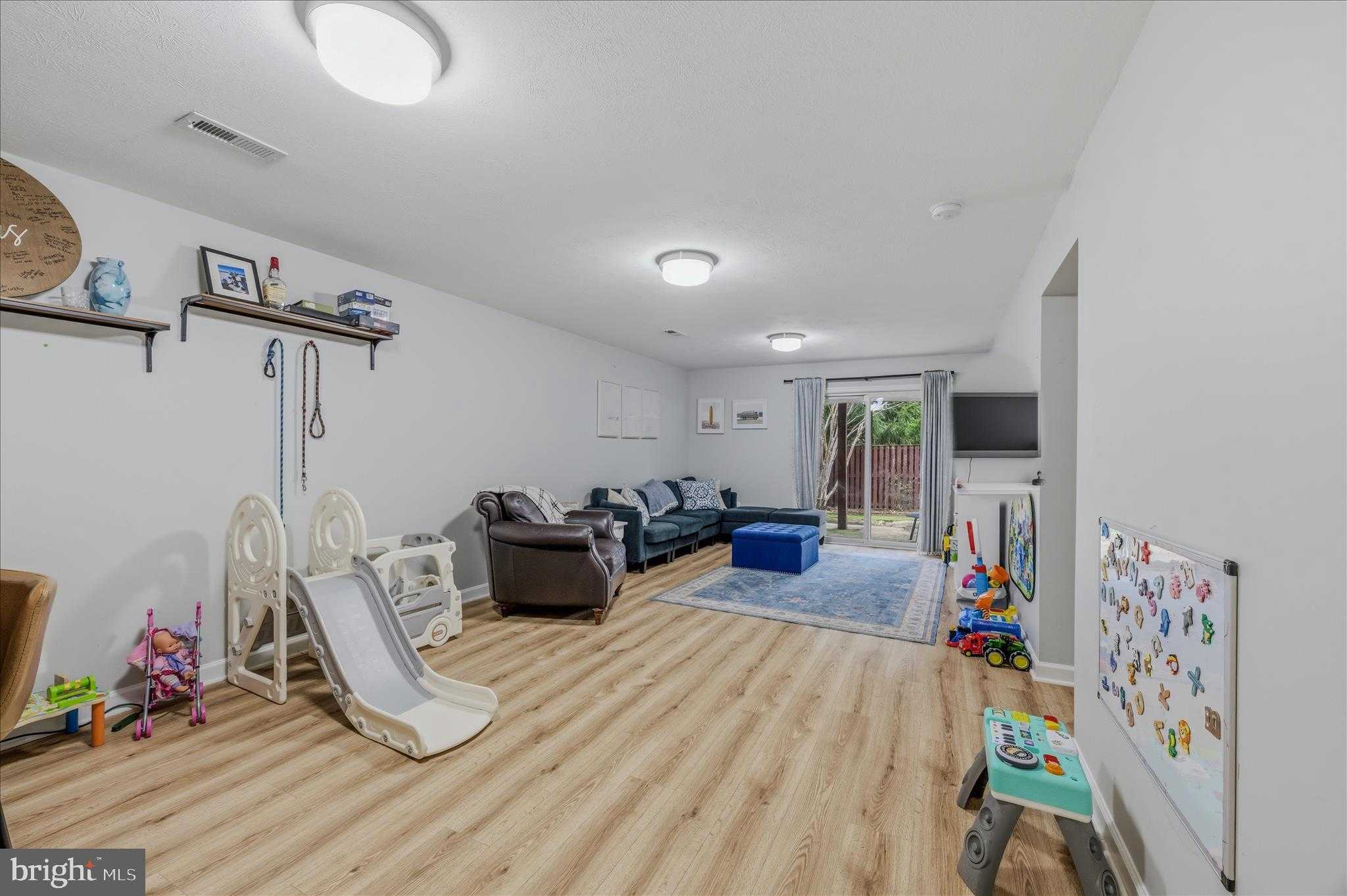 220 W Ridge CT photo 32