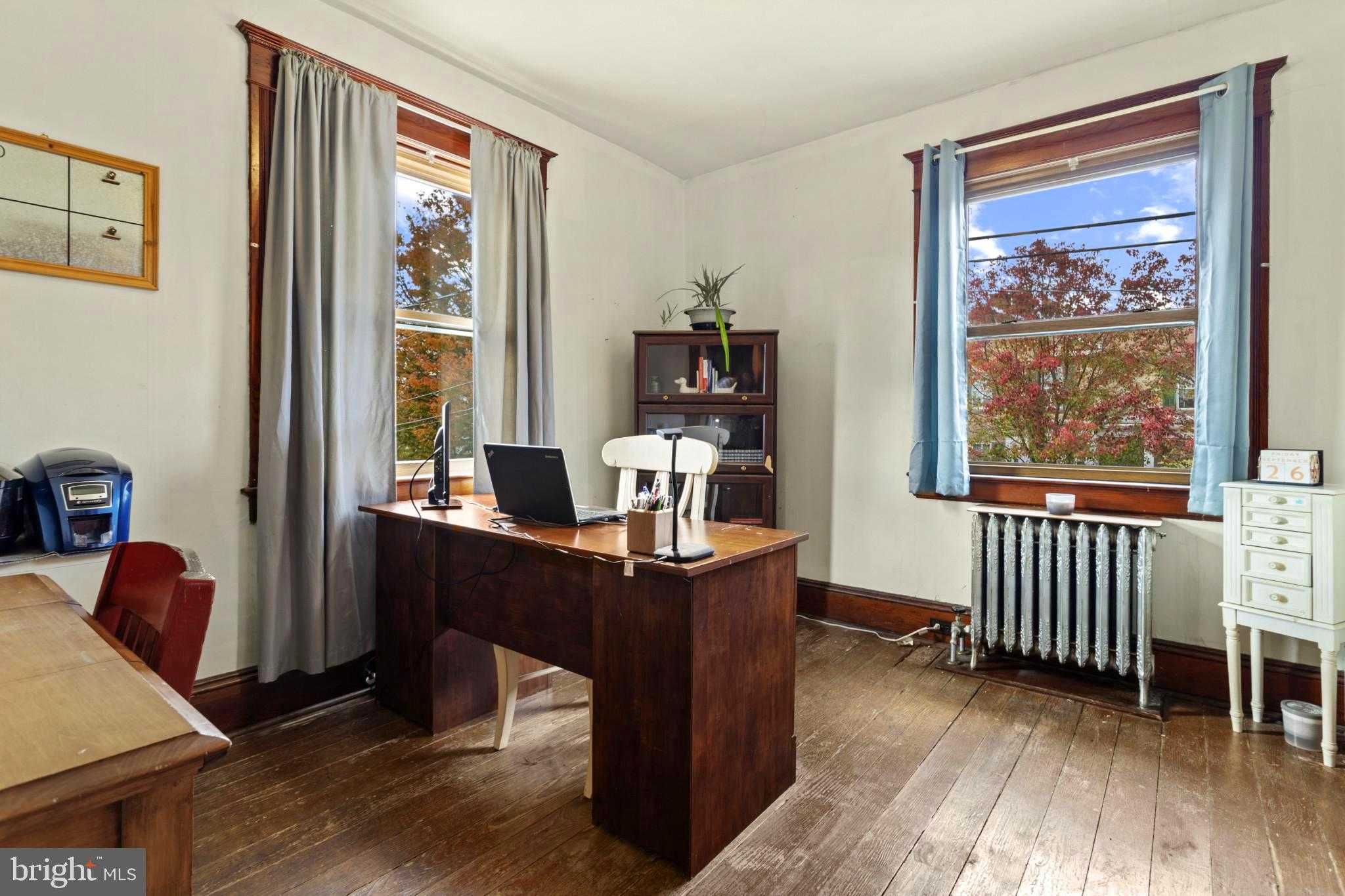 221 Main St photo 23